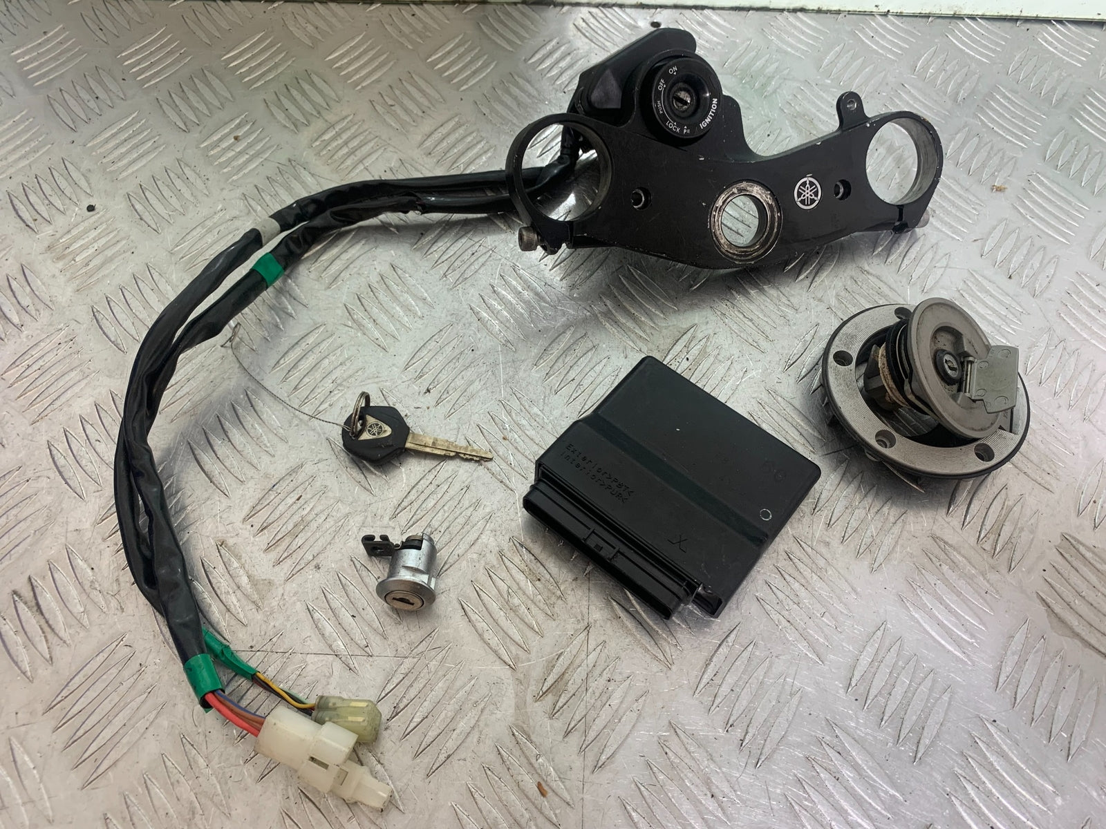 YAMAHA YZF R1 ECU LOCKS KEY  YEAR 2004-2006 (CMB1155)