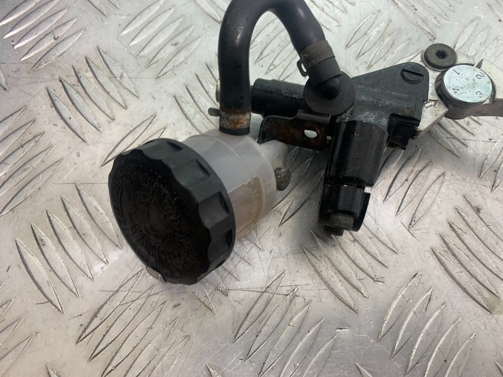 TRIUMPH 955i SPRINT ST FRONT BRAKE MASTER CYLINDER   1999-2004 (CMB1176)