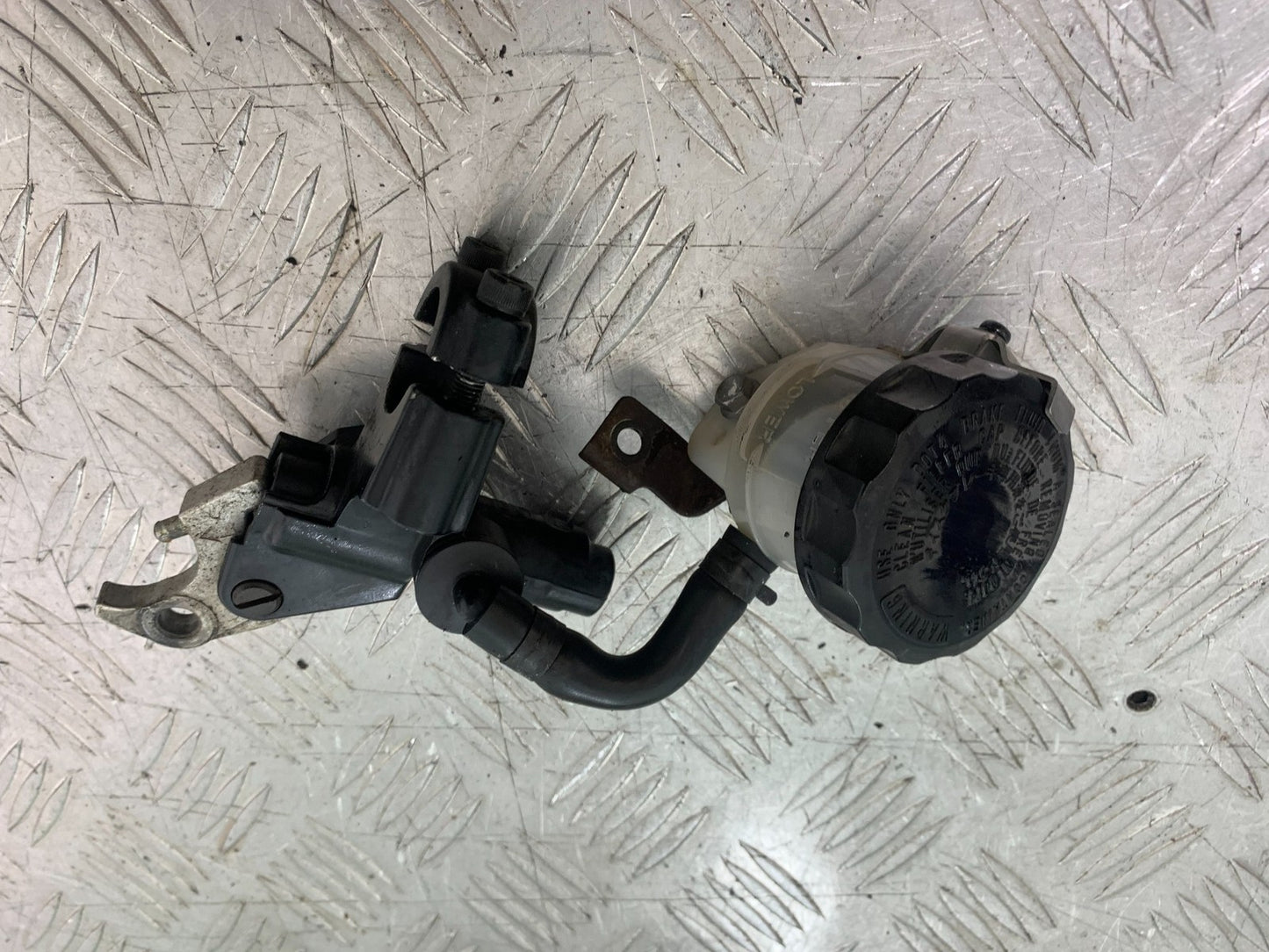 TRIUMPH 1050 SPRINT GT FRONT MASTER CYLINDER   YEAR 2010-2016 (CMB1250)