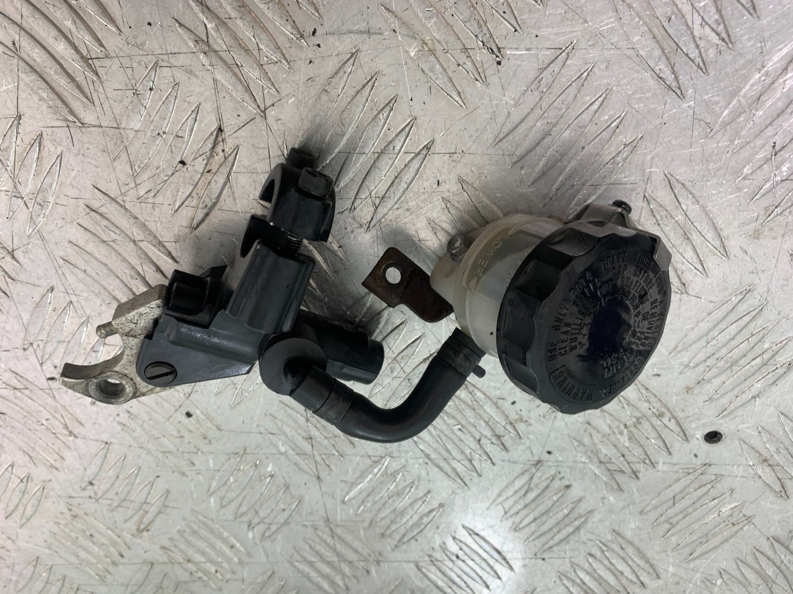 TRIUMPH 1050 SPRINT GT FRONT MASTER CYLINDER   YEAR 2010-2016 (CMB1250)