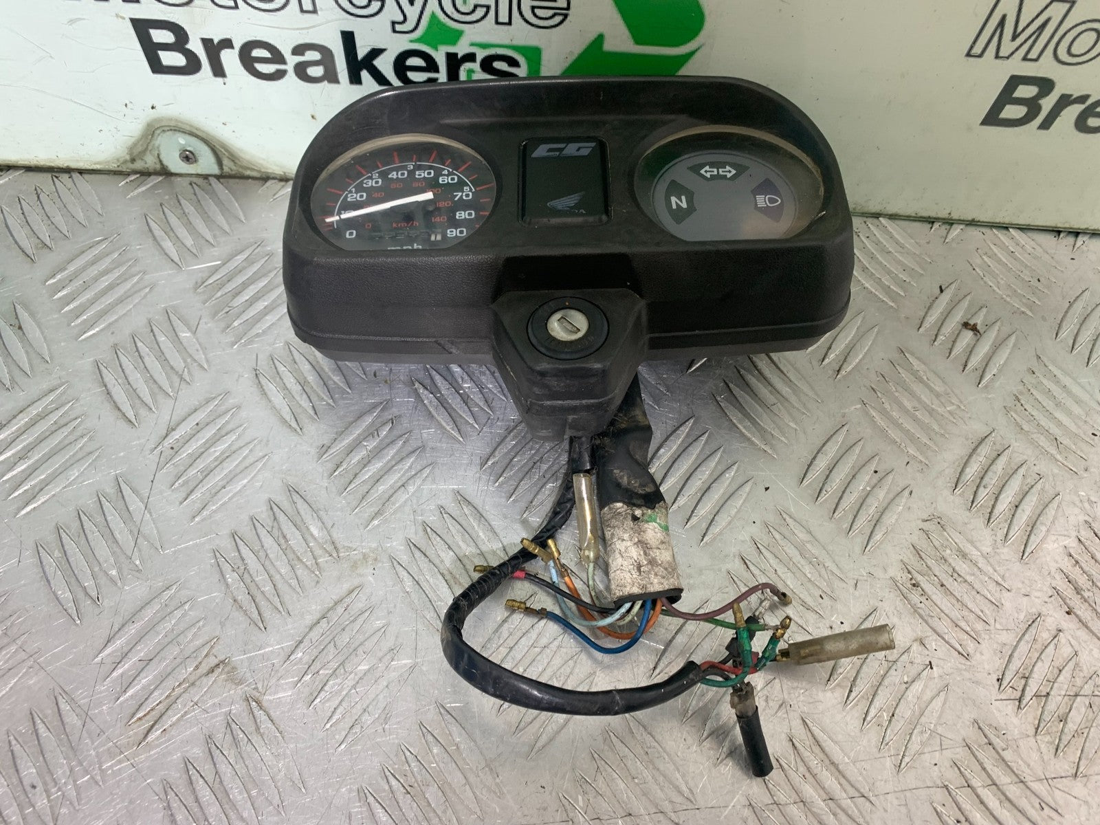 HONDA CG125 CG 125 CLOCKS SPEEDO DASH  YEAR 1998-2000 (CMB1282)