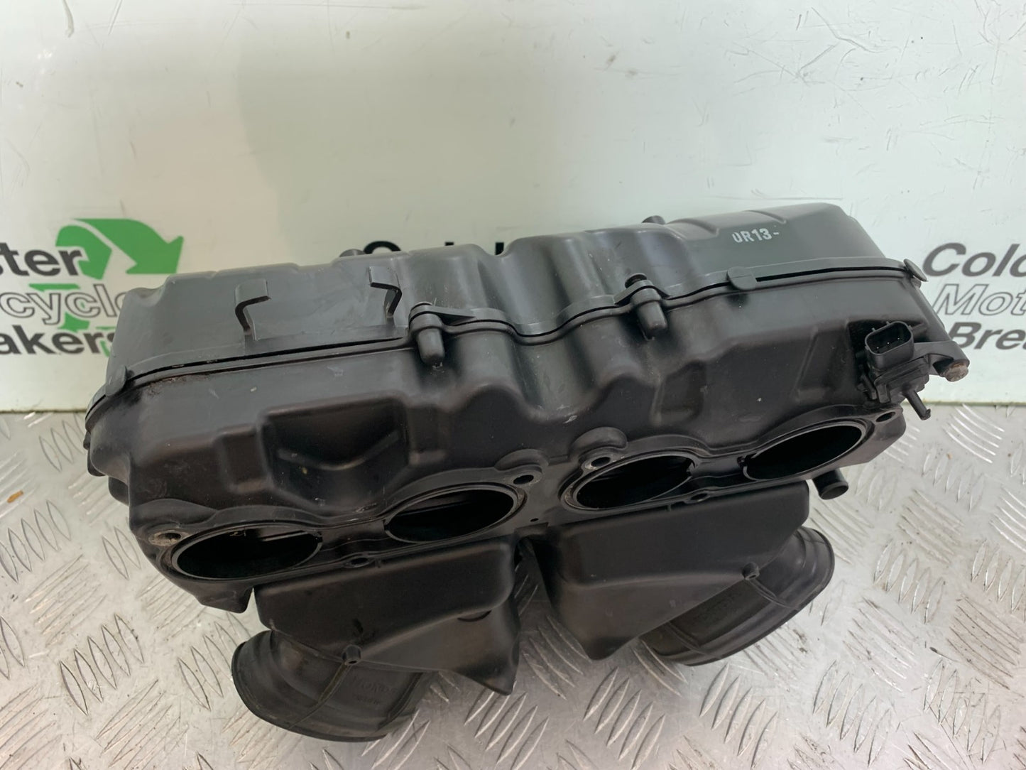 HONDA CBR1000 RR  AIRBOX YEAR 2008-2011 (CMB1330)