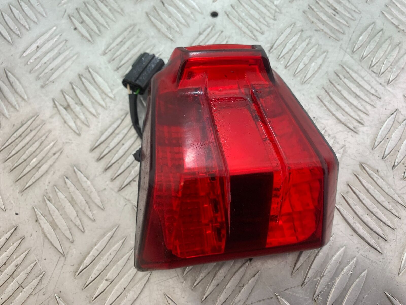 TRIUMPH TIGER 800 REAR LIGHT YEAR 2011-2014 (CMB1113)
