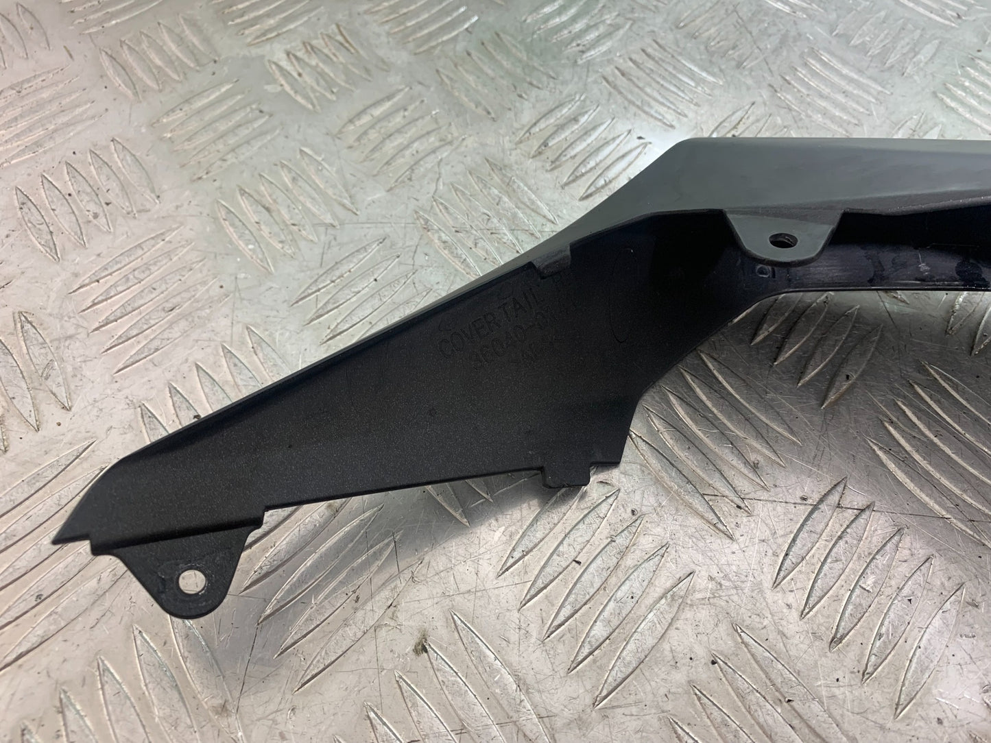 KAWASAKI Z125 Z 125 RIGHT SEAT PANEL  YEAR  2018-2023 (CMB1167)
