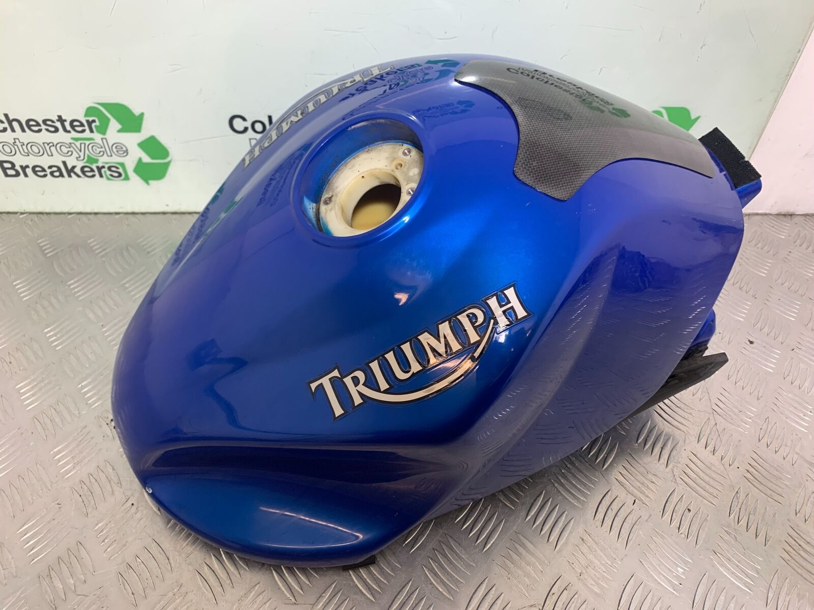 TRIUMPH 1050 SPRINT ST PETROL TANK  YEAR 2004-2007 (CMB1089)