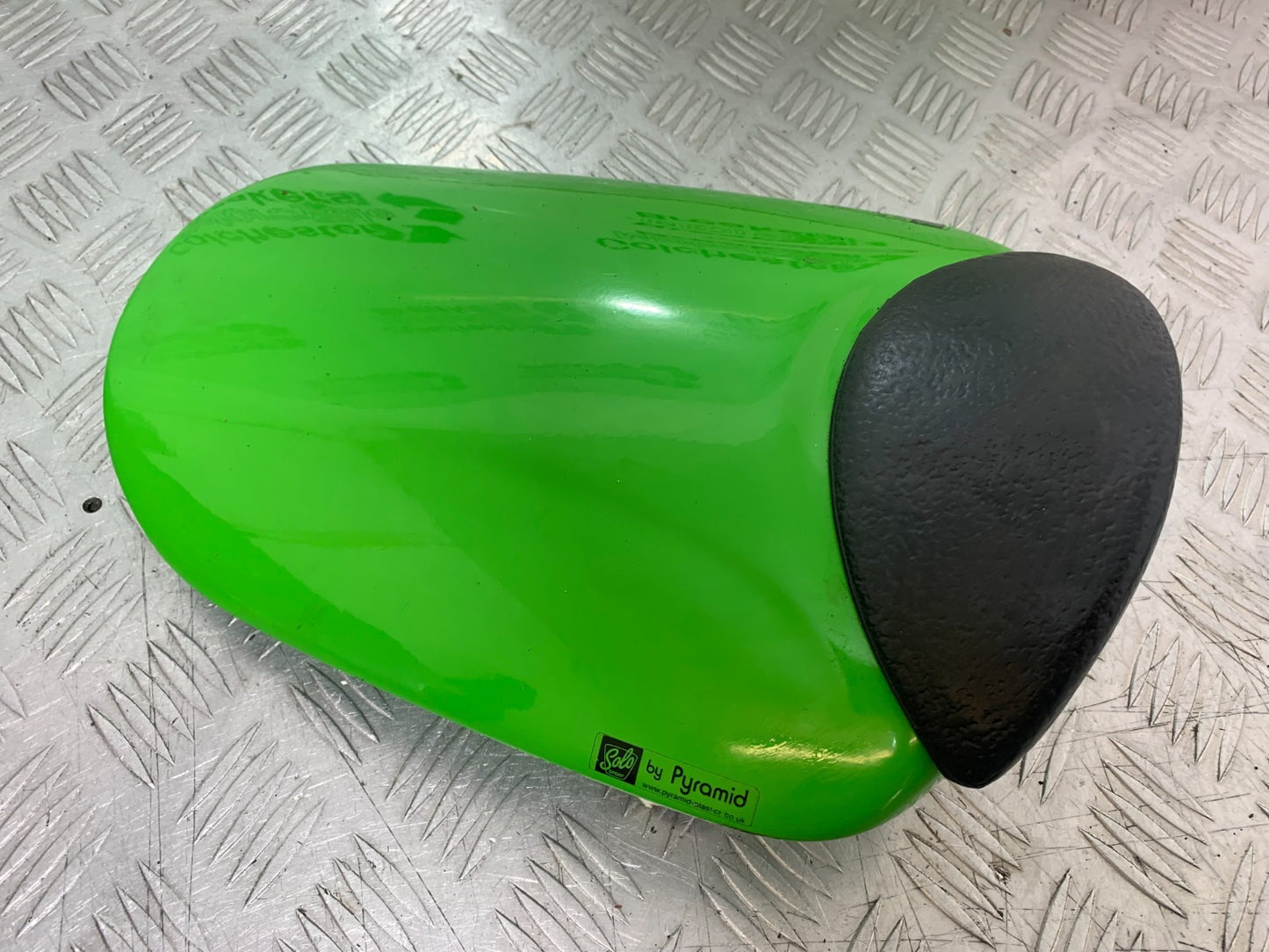 KAWASAKI ZX9R ZX9 R REAR SEAT COWL  YEAR 1998-1999 (CMB1329)