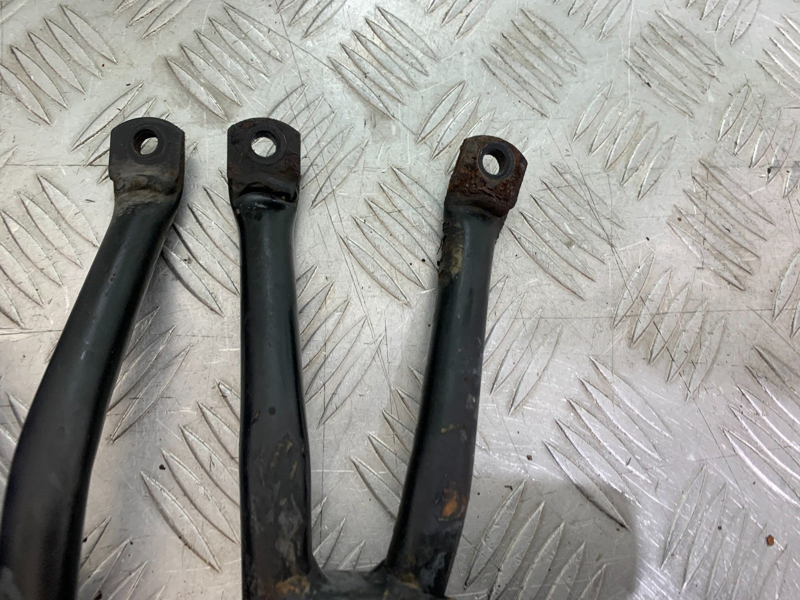 HONDA CBF125 CBF 125 REAR HANGERS AND PEGS YEAR 2009-14 (CMB1182)