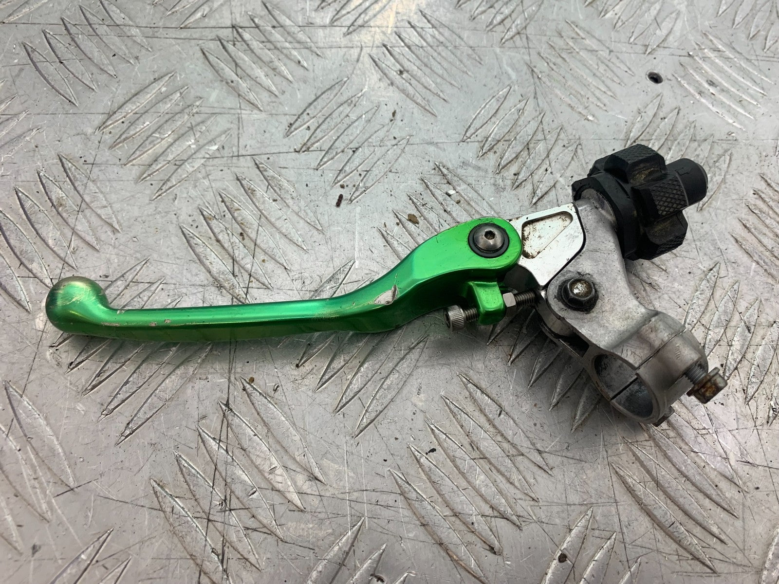 KAWASAKI KXF450 KXF 450 CLUTCH LEVER AND BRACKET  YEAR 2013 CMB1217)