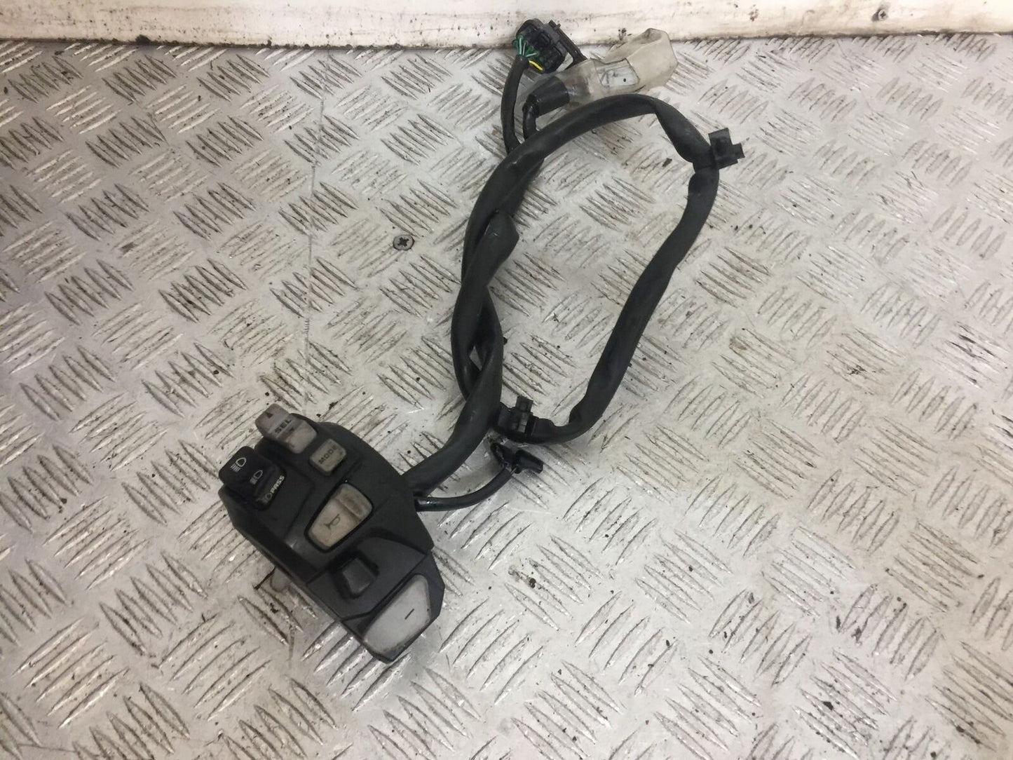 HONDA CRF1000 (DCT) AFRICA TWIN LEFT SWITCH GEAR   YEAR 2019 (STOCK 835)
