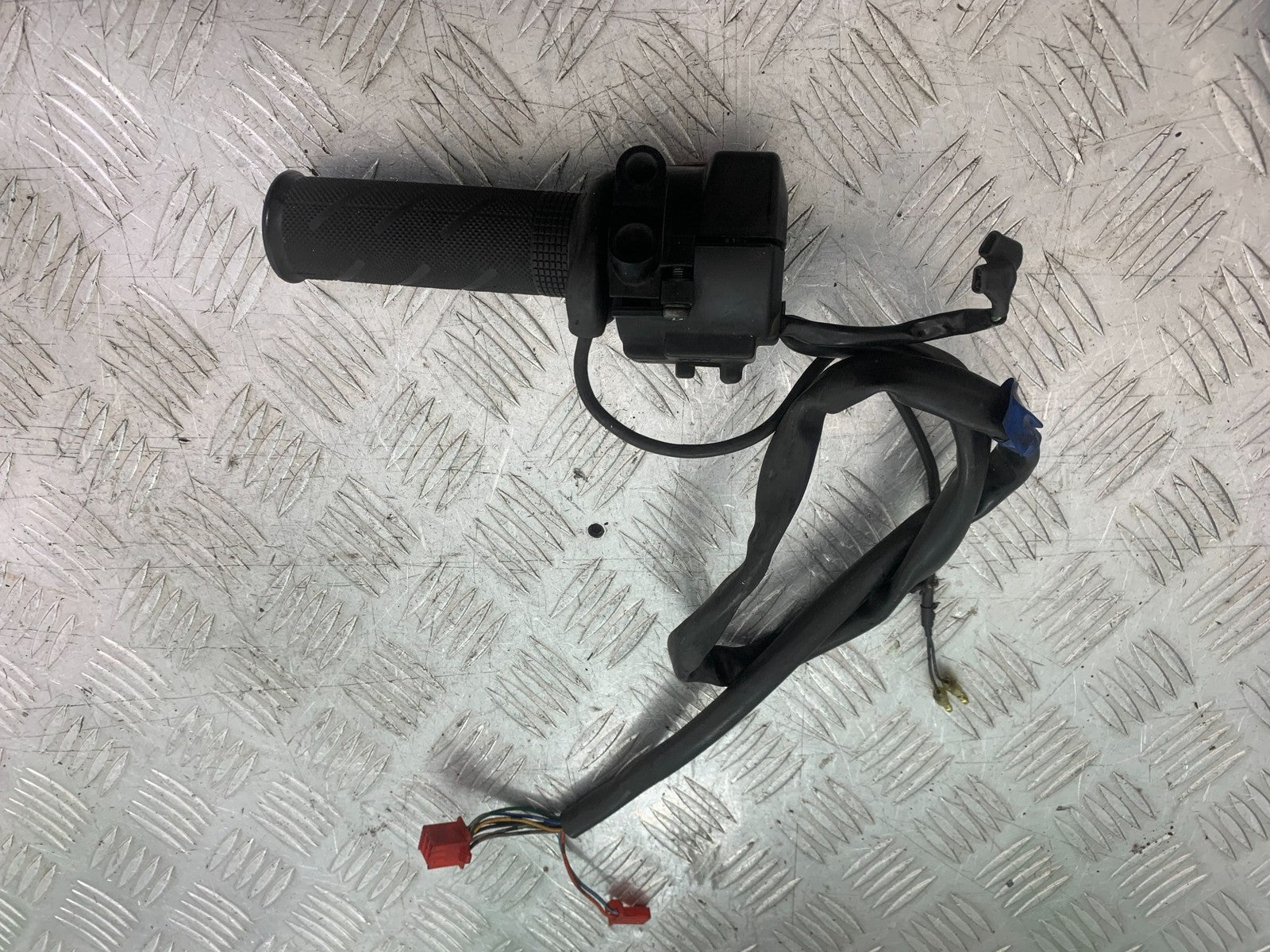 HONDA NT 700 V DEAUVILLE RIGHT SWITCH GEAR  YEAR 2006-2010 (CMB1298)
