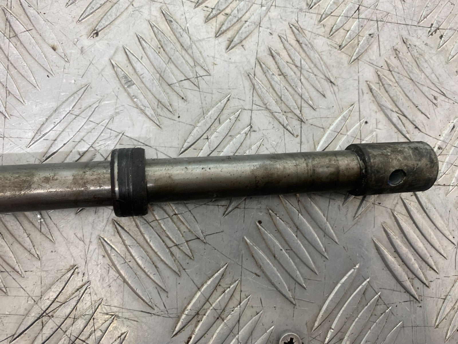 HONDA ST1100 PAN EUROPEAN REAR WHEEL SPINDLE YEAR 1993-2001 (CMB1195)
