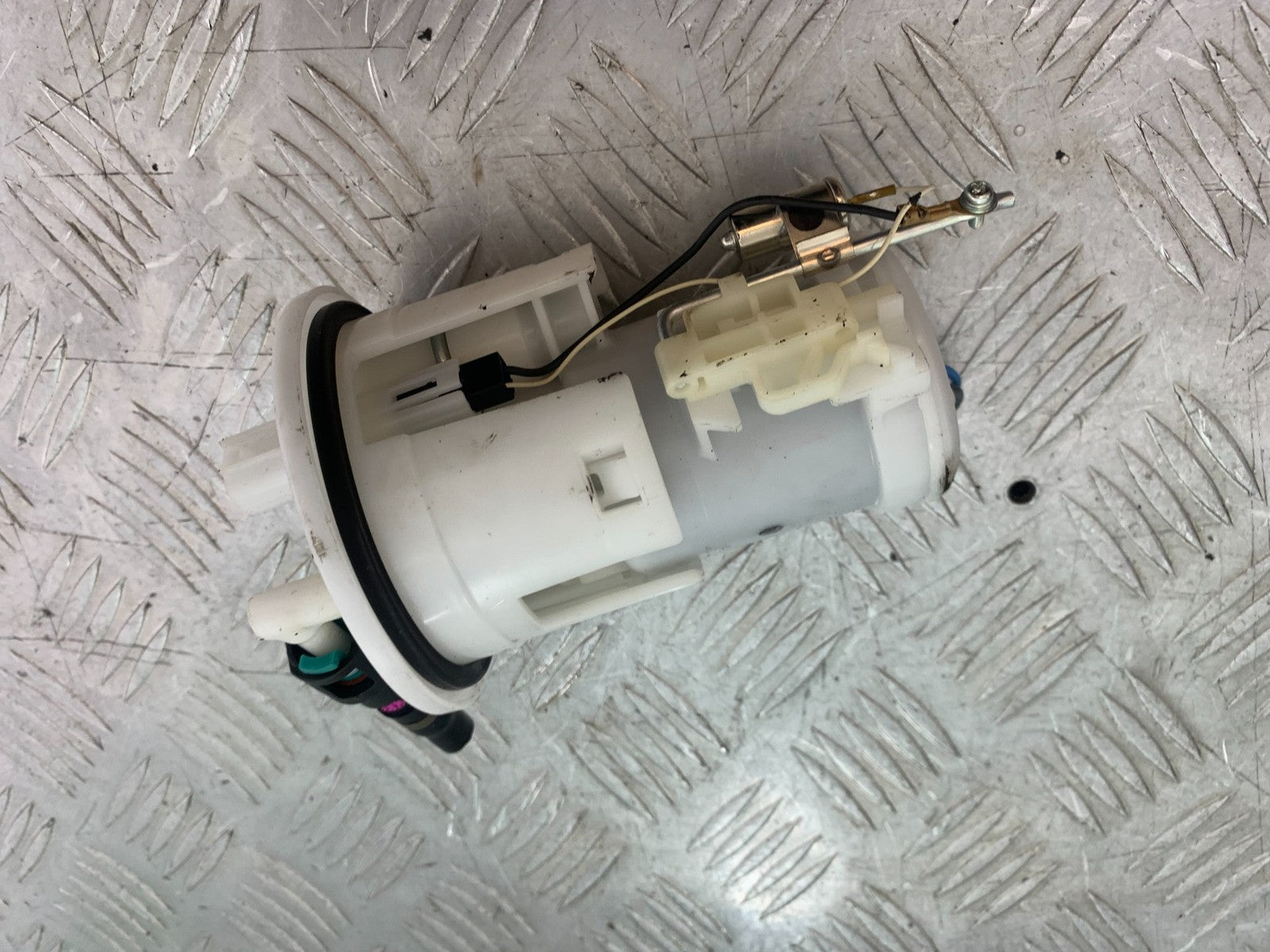 HONDA CBR1000 rr FIREBLADE  PETROL PUMP  YEAR 2012-2016 (CMB1198)