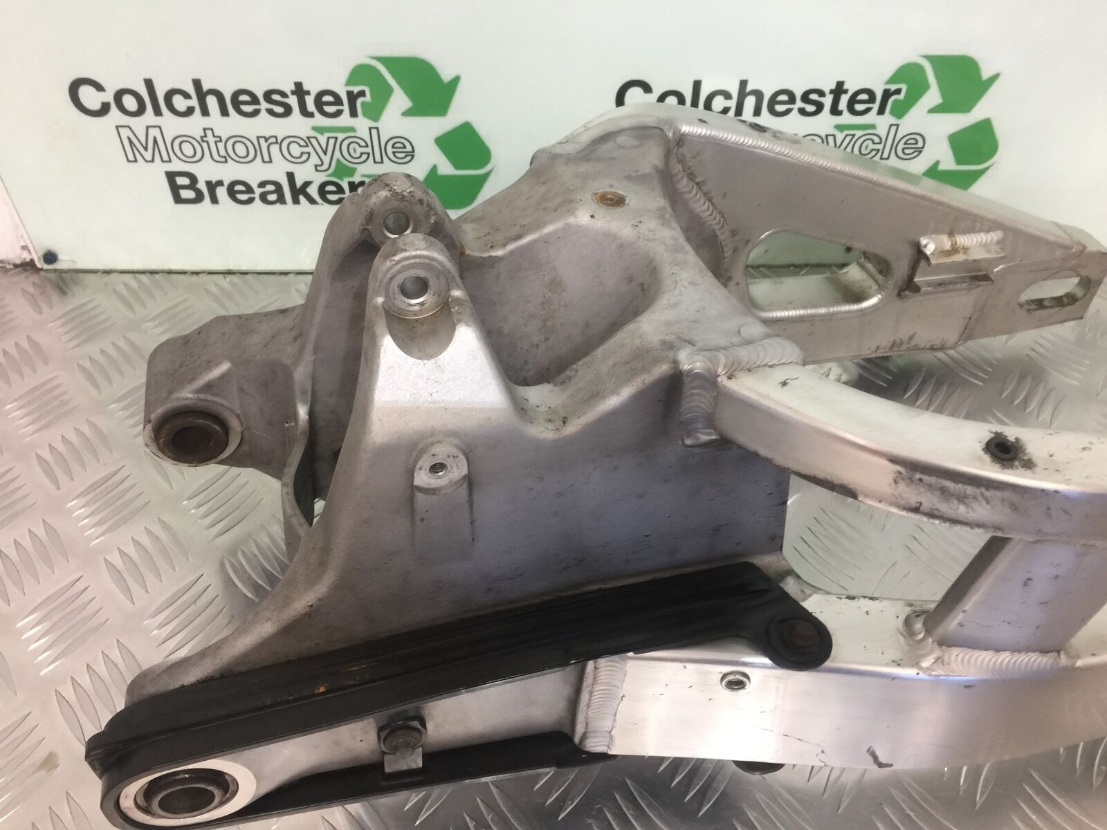 HONDA CBR600 RR SWINGARM  YEAR 2005-2006 (STOCK 933)