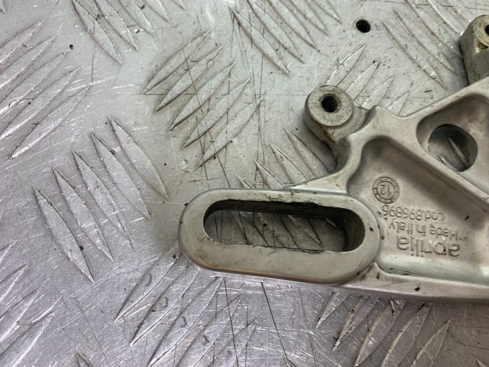 APRILIA RSV4 FACTORY REAR CALIPER BRACKET YEAR 2009-2012 (CMB1224)