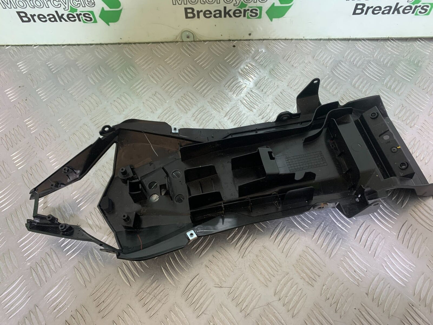 KAWASAKI NINJA 400 EX 400 UNDERTRAY  YEAR 2024 (CMB1075)