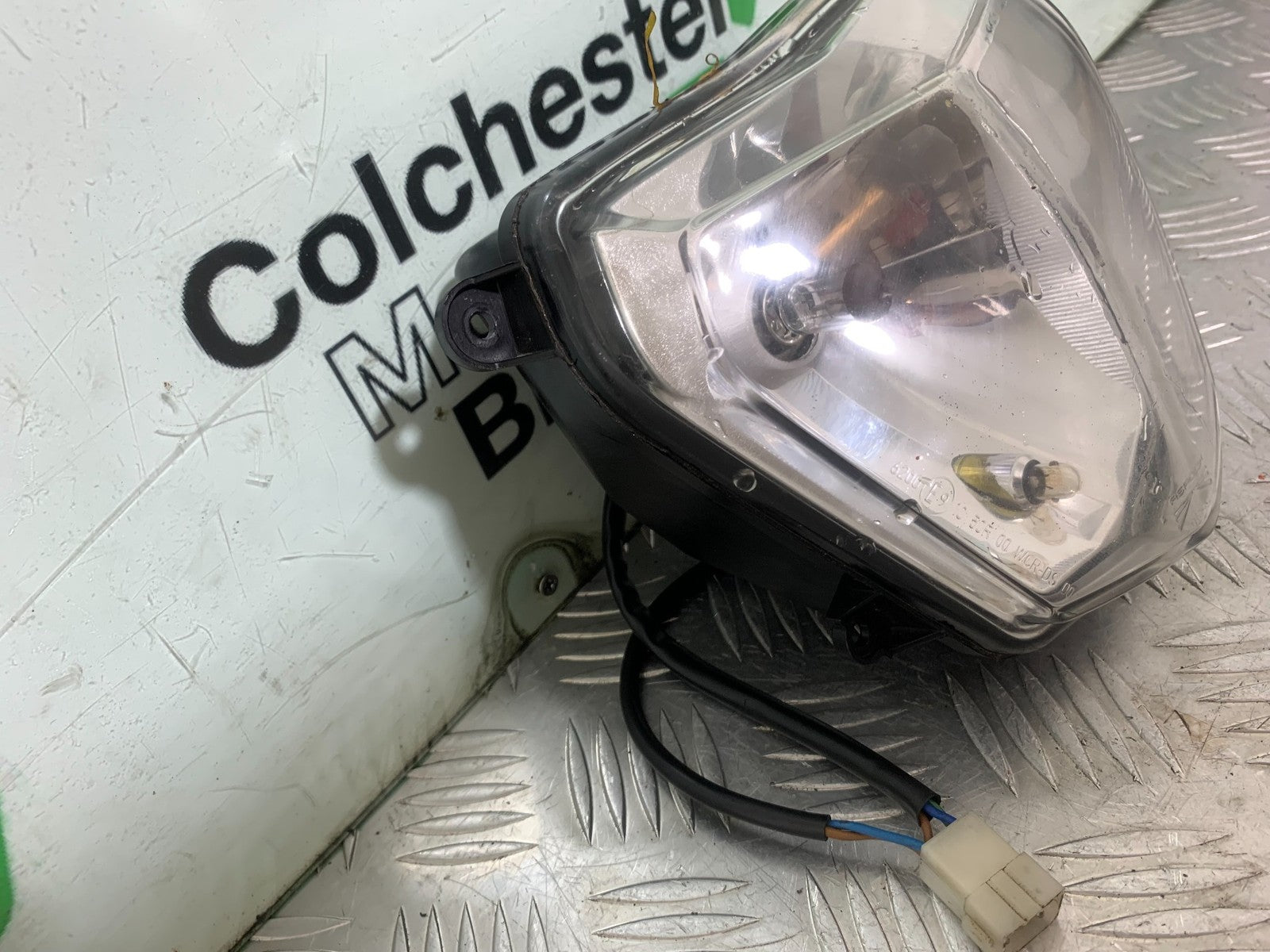 KTM 690 DUKE R LC4 HEADLIGHT YEAR 2012-2015  (CMB1180)
