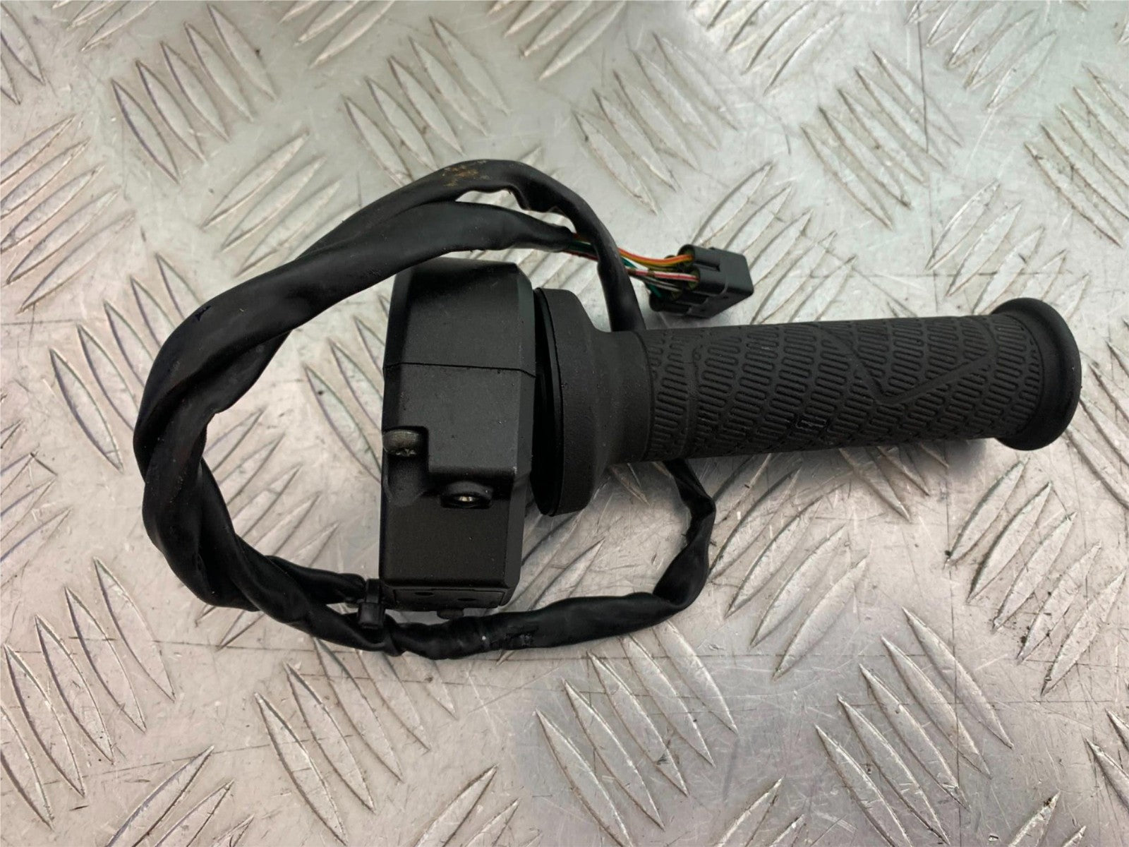 KTM 1290 SUPER DUKE R THROTTLE   YEAR 2020-2024 (CMB1272)