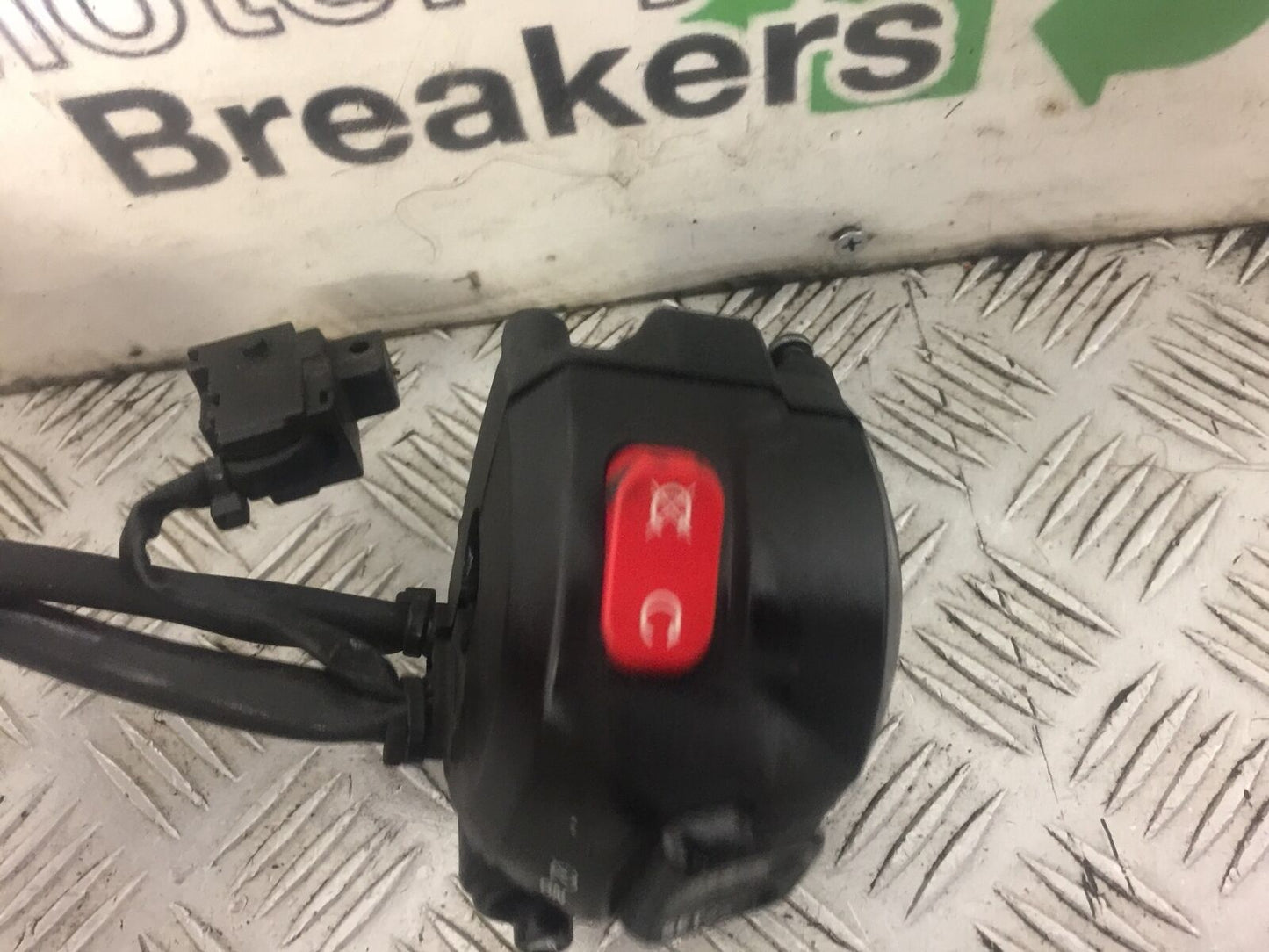 TRIUMPH TIGER 800 XRT RIGHT SWITCH GEAR YEAR 2015-2017 (STOCK 506)