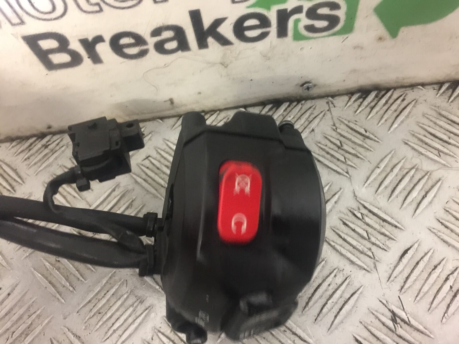 TRIUMPH TIGER 800 XRT RIGHT SWITCH GEAR YEAR 2015-2017 (STOCK 506)