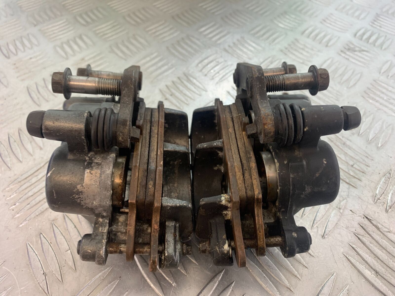 KAWASAKI Z750 ZR750 ZR-7S FRONT BRAKE CALIPERS   YEAR 1999-05 (CMB1135)