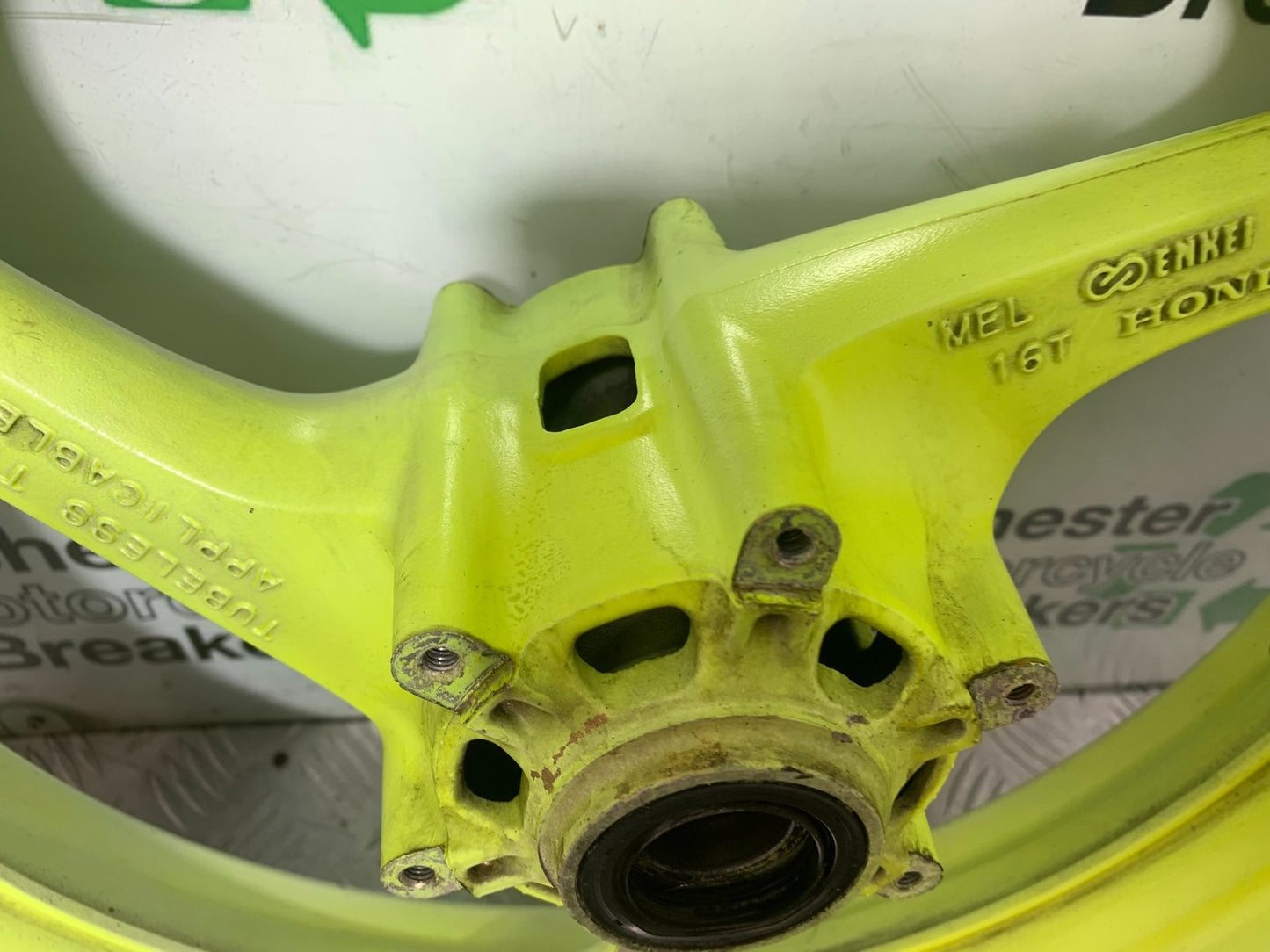 HONDA CBR1000 rr FIREBLADE FRONT WHEEL YEAR 2006 (CMB1220)
