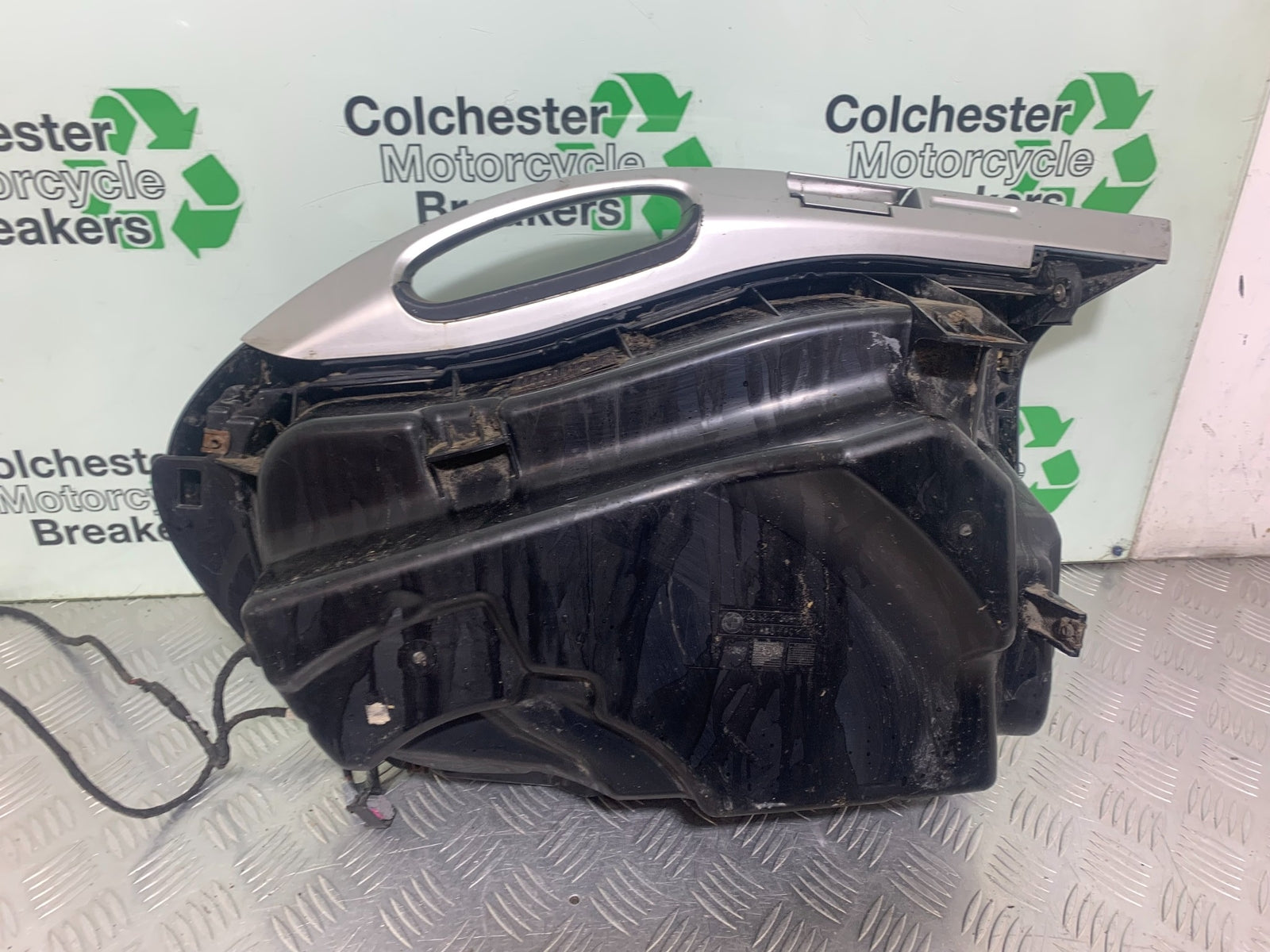 BMW K1200 K 1200 LT RIGHT PANNIER  YEAR 1999-07 (CMB1138)