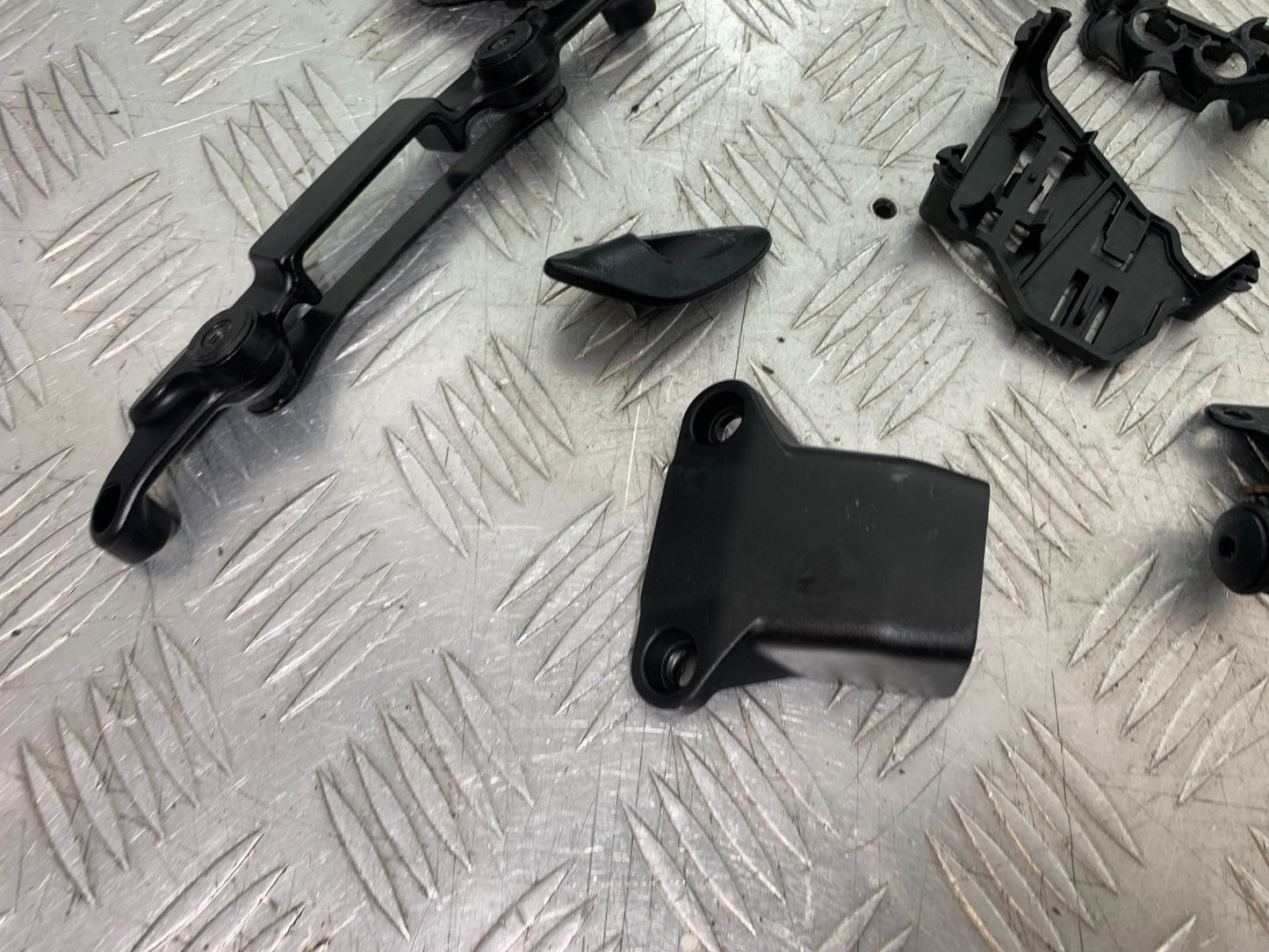 KTM 1290 SUPER DUKE R BRACKETS & COVERS YEAR 2020-2024 (CMB1272)