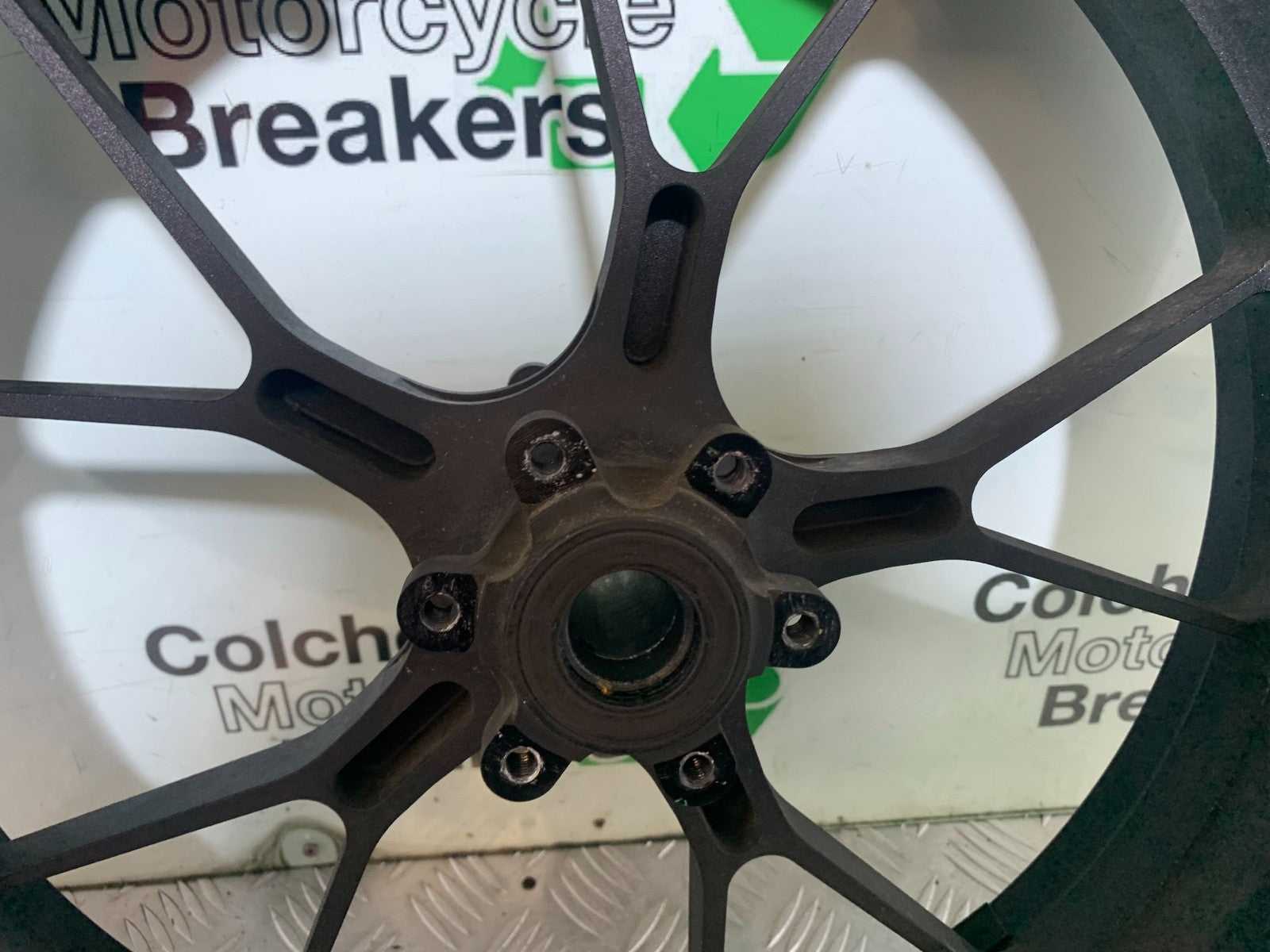 APRILIA RSV4 FACTORY FRONT WHEEL  YEAR 2009-2012 (CMB1224)