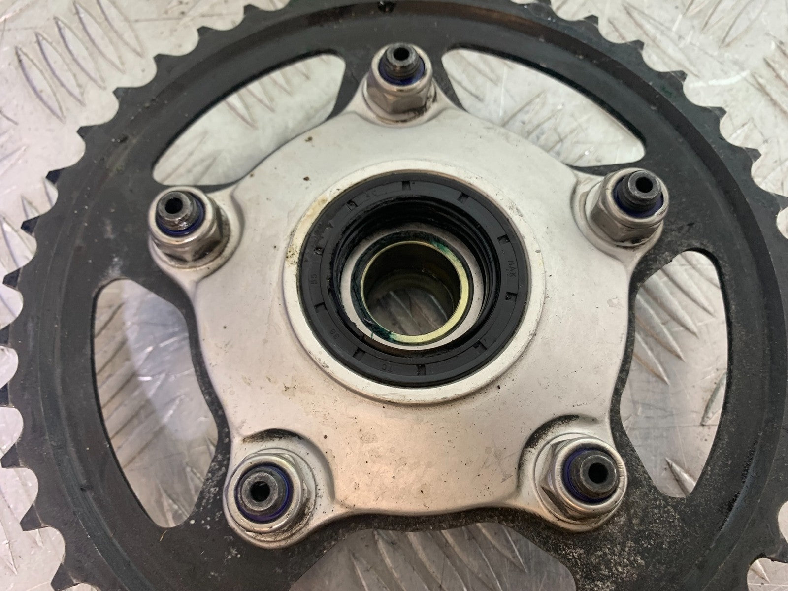APRILIA RSV4 FACTORY REAR SPROCKET CARRIER  YEAR 2009-2012 (CMB1224)