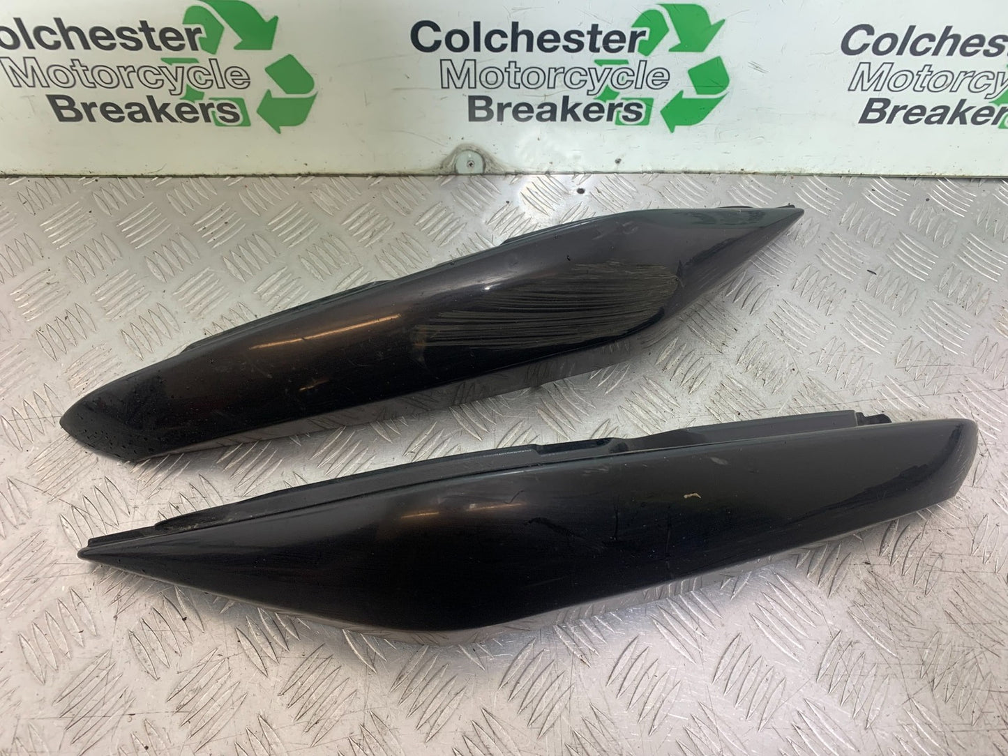 KAWASAKI ER6 F ER6F LEFT & RIGHT SEAT PANELS  YEAR 2005-2008 (CMB1277)