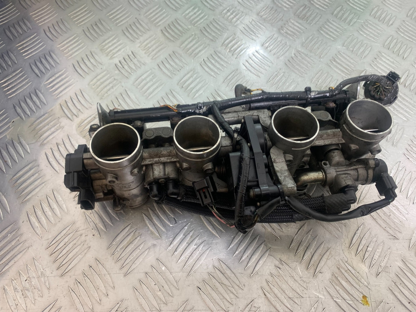 SUZUKI GSF650 GSF 650 THROTTLE BODIES   YEAR 2007-2009  (CMB1161)