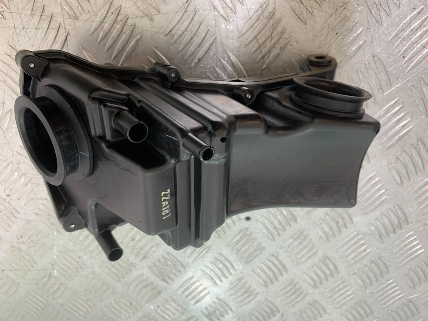 TRIUMPH TRIDENT 660 AIRBOX YEAR 2021-2024 (CMB1295)