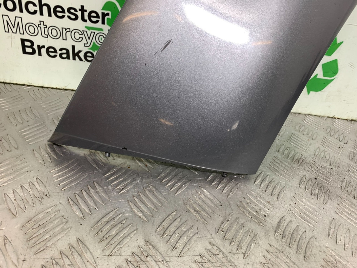 KAWASAKI GTR1400 GTR 1400 RIGHT FAIRING PANEL   YEAR 2007-2009 (CMB1306)