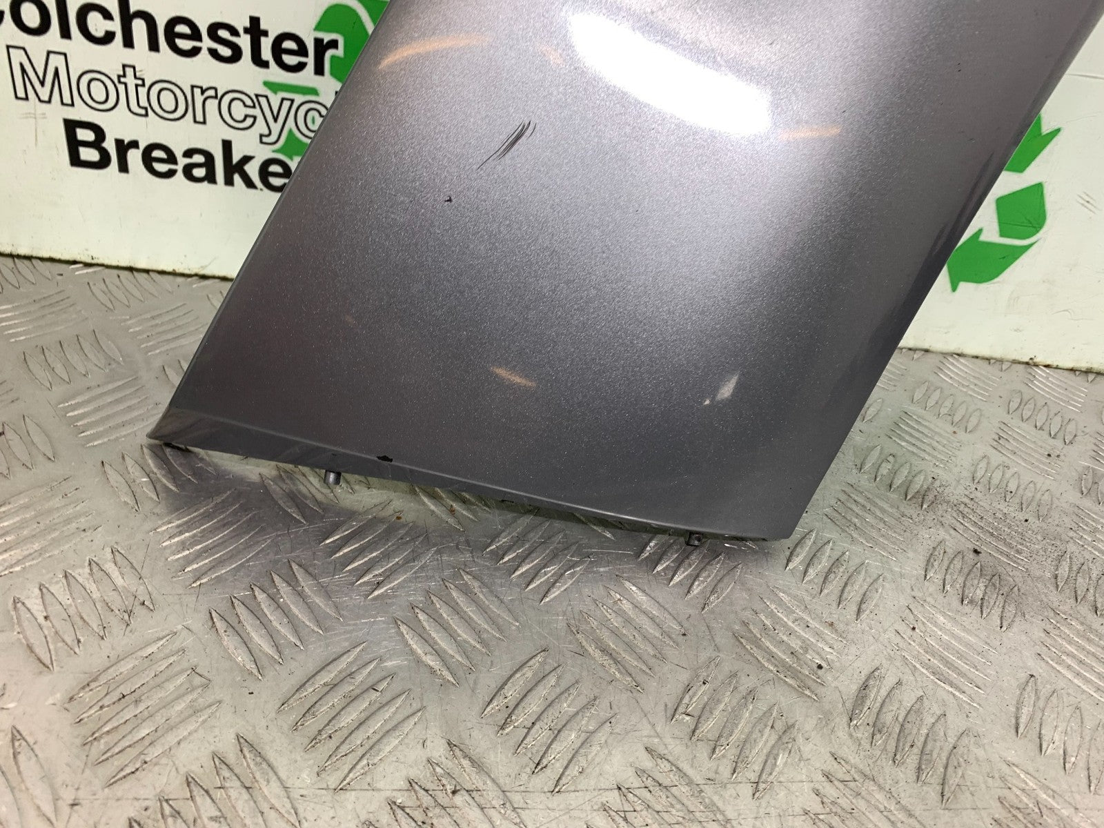 KAWASAKI GTR1400 GTR 1400 RIGHT FAIRING PANEL   YEAR 2007-2009 (CMB1306)