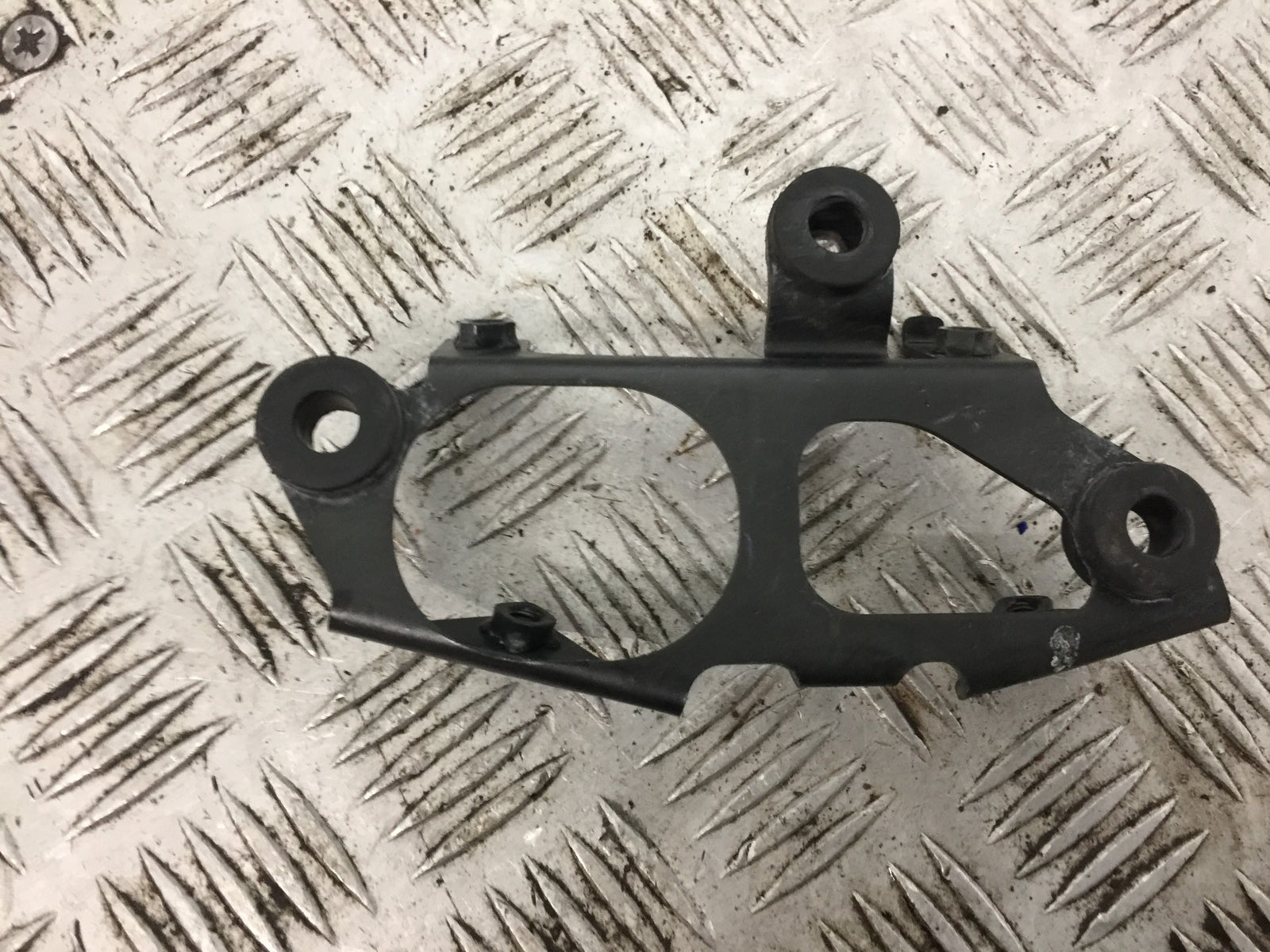 YAMAHA MT03 SPEEDO BRACKET YEAR 2018  (STOCK 801)