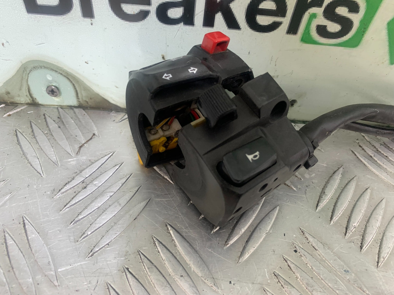 SUZUKI GSF650 GSF 650 LEFT SWITCH GEAR YEAR 2007-2009  (CMB1161)