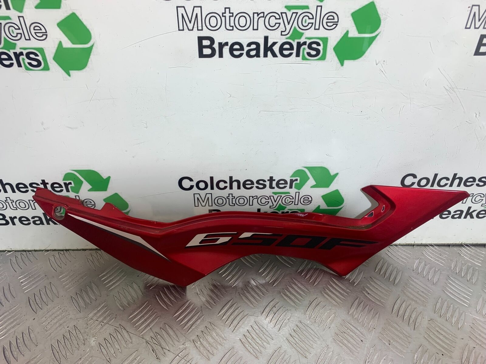 HONDA CBR650 F CBR 650F RIGHT SEAT PANEL   YEAR 2014-17  (CMB1130)