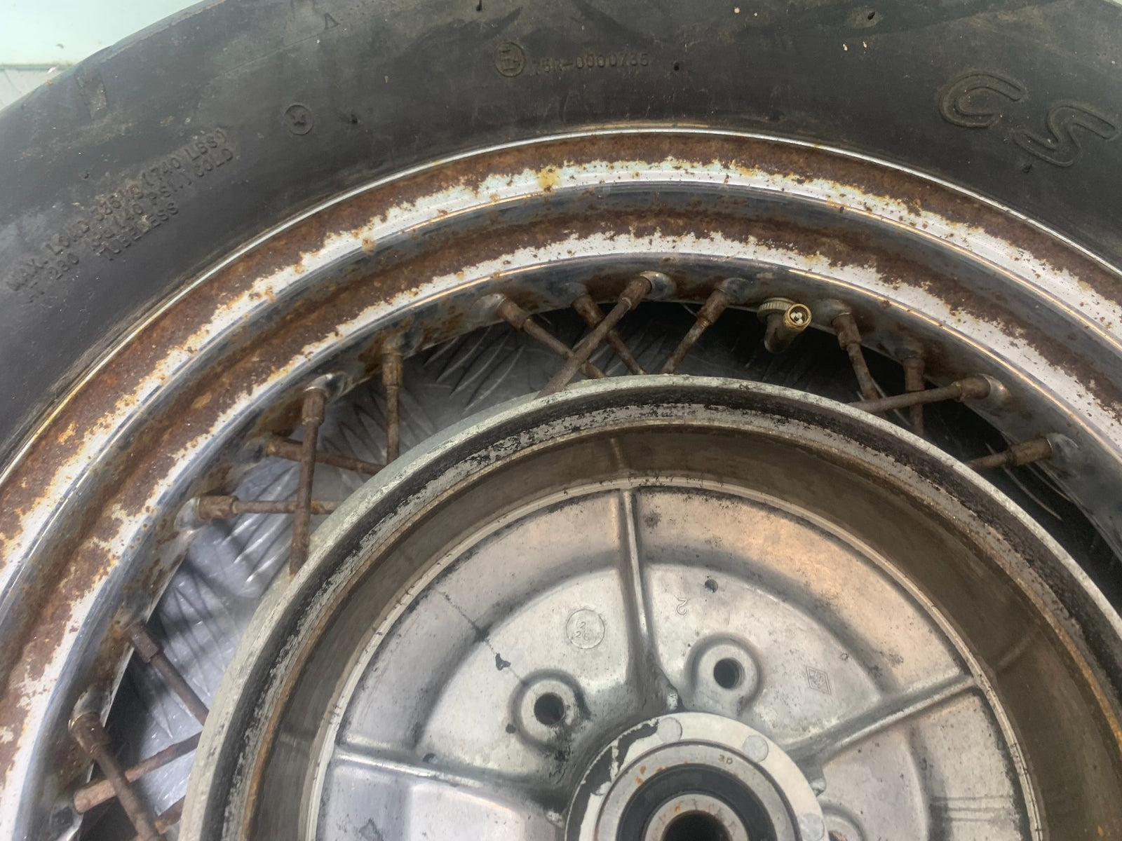 YAMAHA XV535 XV 535 VIRAGO REAR WHEEL  YEAR 1994-02 (CMB1139)