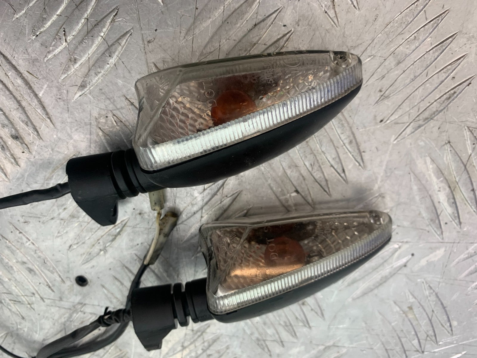 TRIUMPH 675 STREET TRIPLE R FRONT INDICATORS  YEAR 2013 - 2016 (CMB1221)