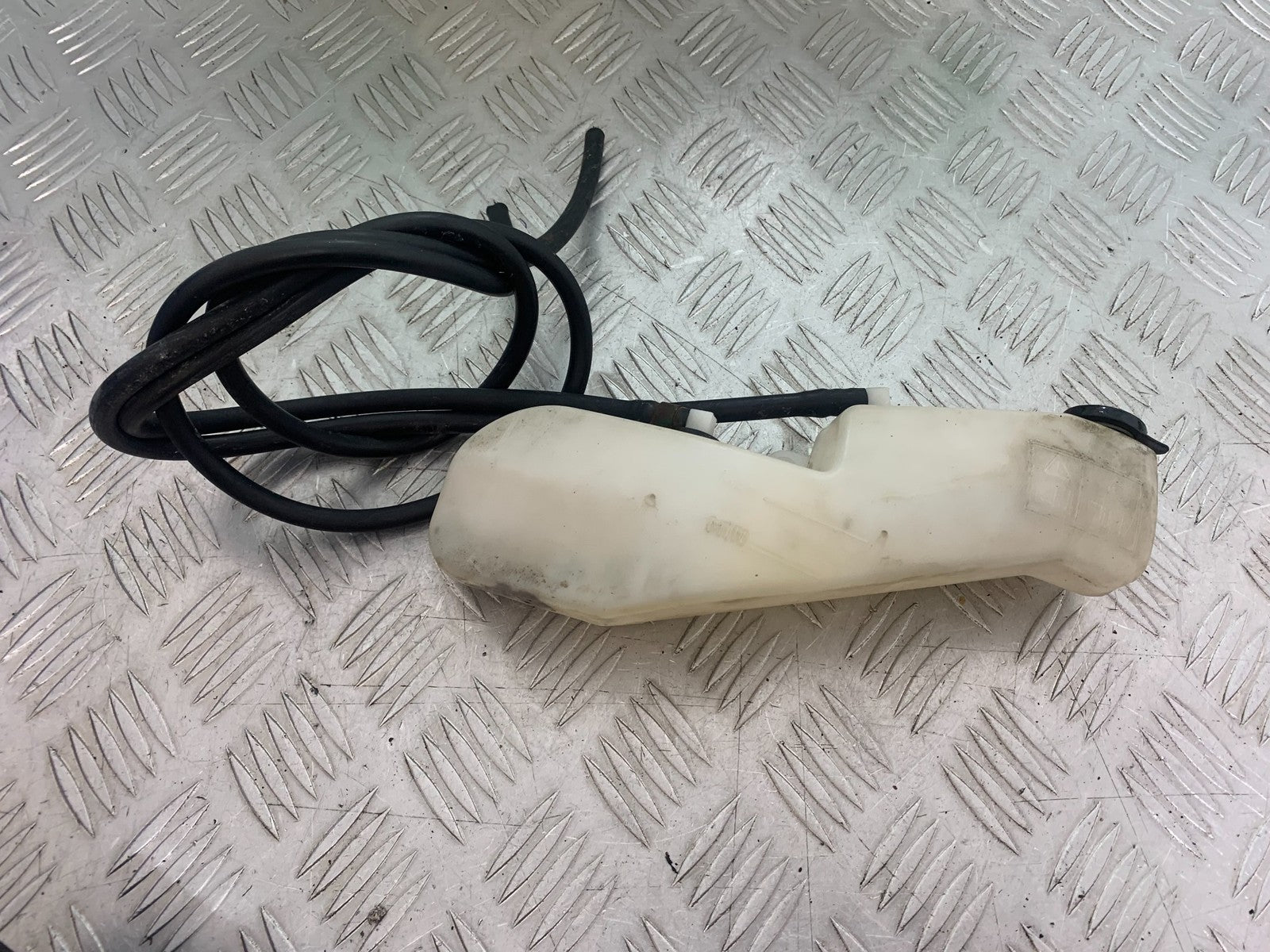 TRIUMPH 955i SPRINT ST COOLANT BOTTLE 1999-2004 (CMB1176)