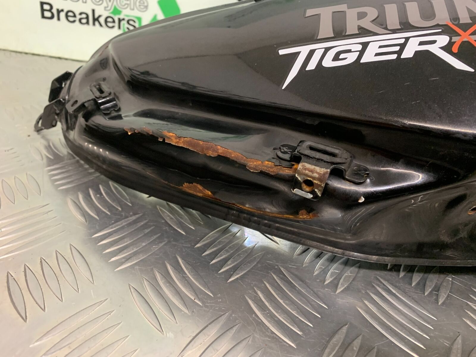 TRIUMPH TIGER 800 XRT PETROL TANK YEAR 2015-2017  (STOCK 506)