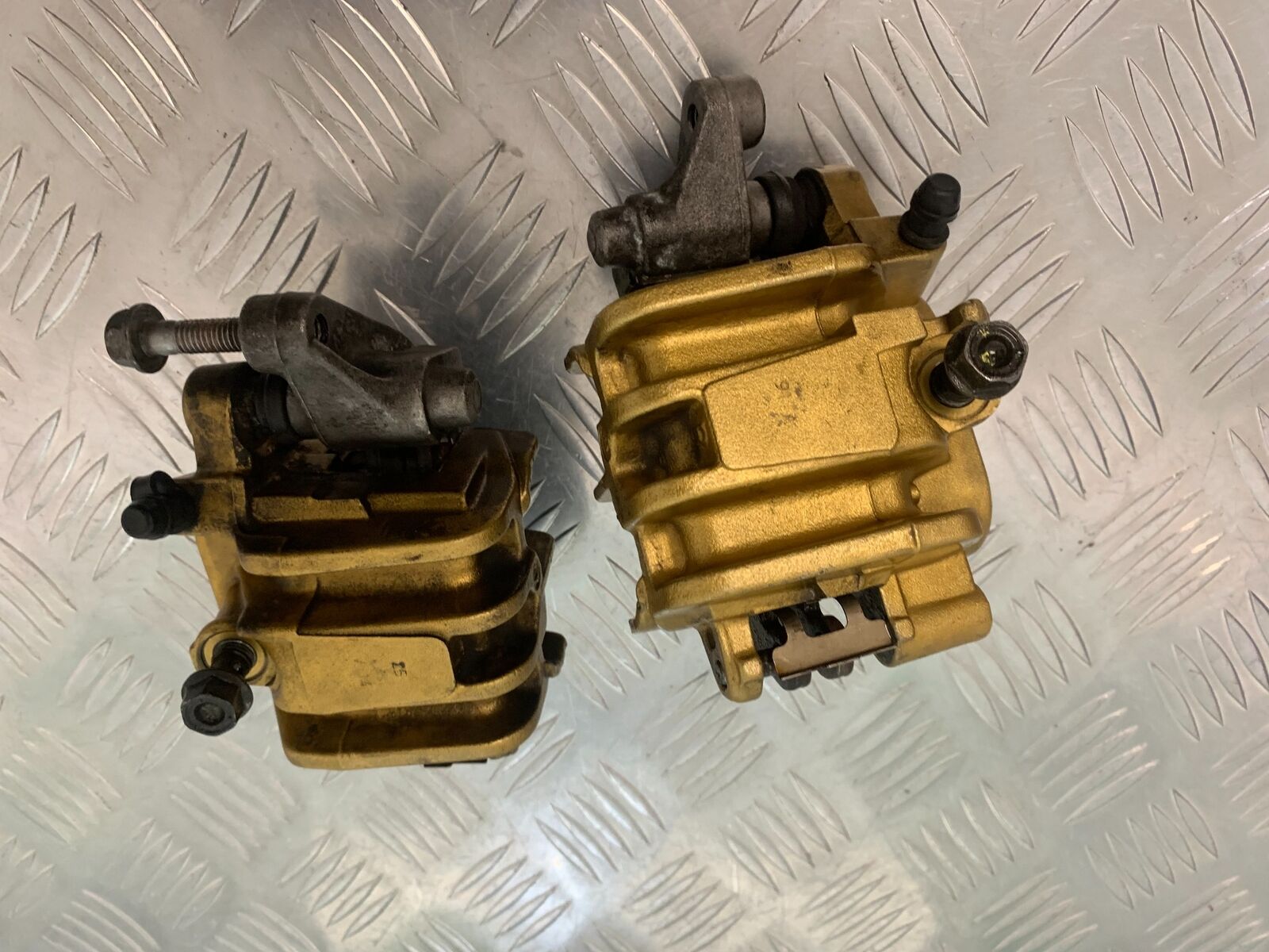 HONDA CBF600 CBF 600 SA-5 FRONT BRAKE CALIPERS  YEAR 2004 -07  (STOCK 965)