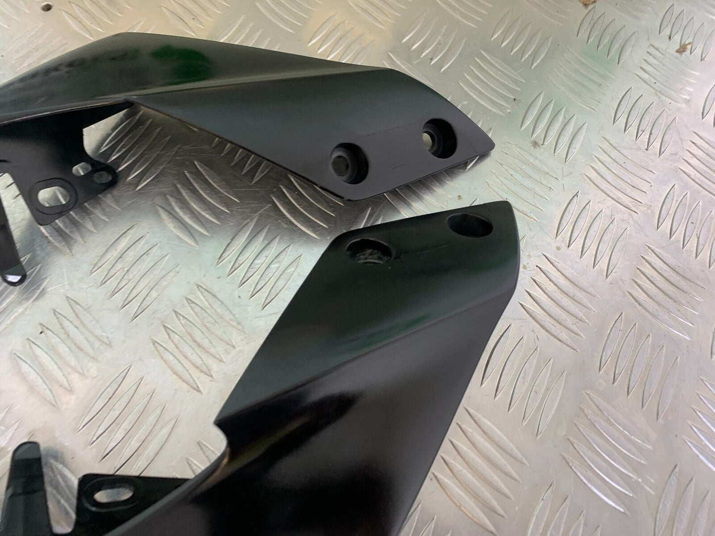 YAMAHA MT 125 MT125 LEFT AND RIGHT TAIL PIECE  YEAR 2021-2024 ABS (CMB1010)