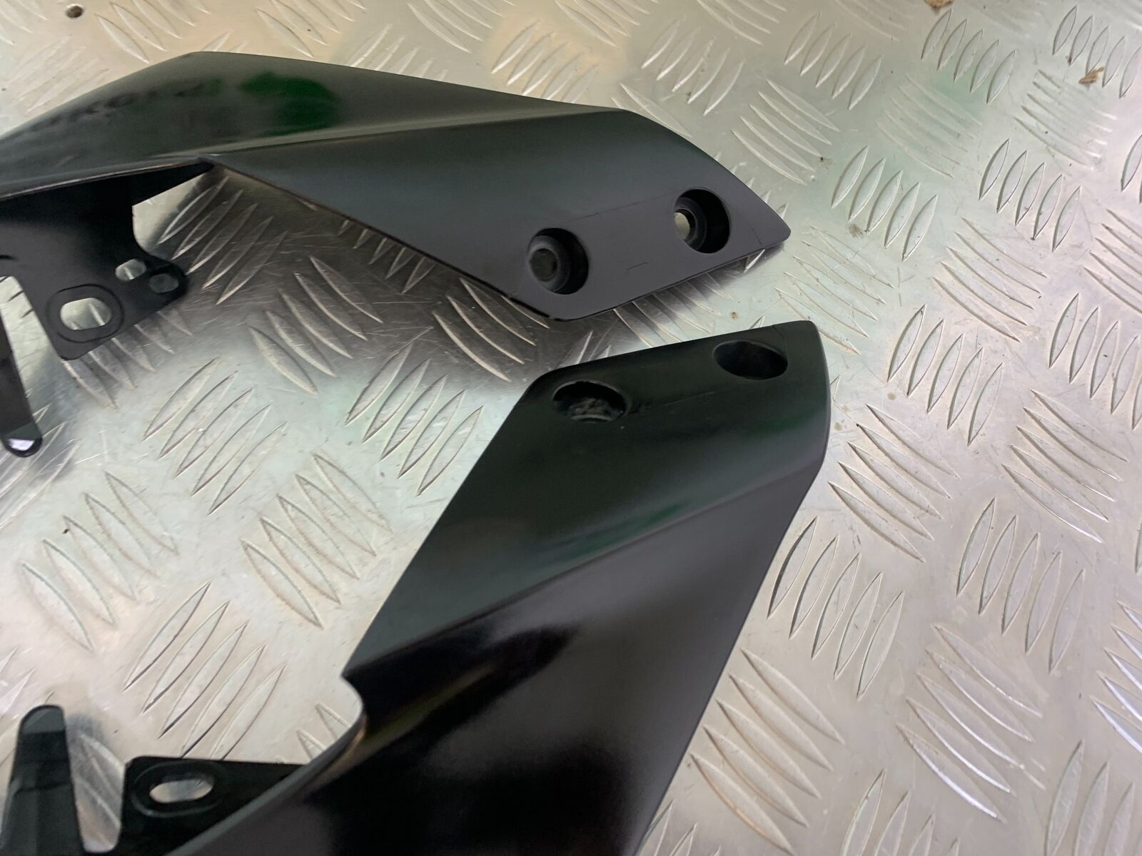 YAMAHA MT 125 MT125 LEFT AND RIGHT TAIL PIECE  YEAR 2021-2024 ABS (CMB1010)
