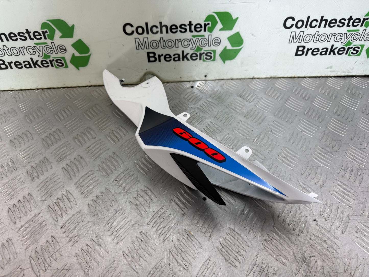 SUZUKI GSXR 600 GSXR600 L1-L8 LEFT SEAT PANEL YEAR 2011-2017