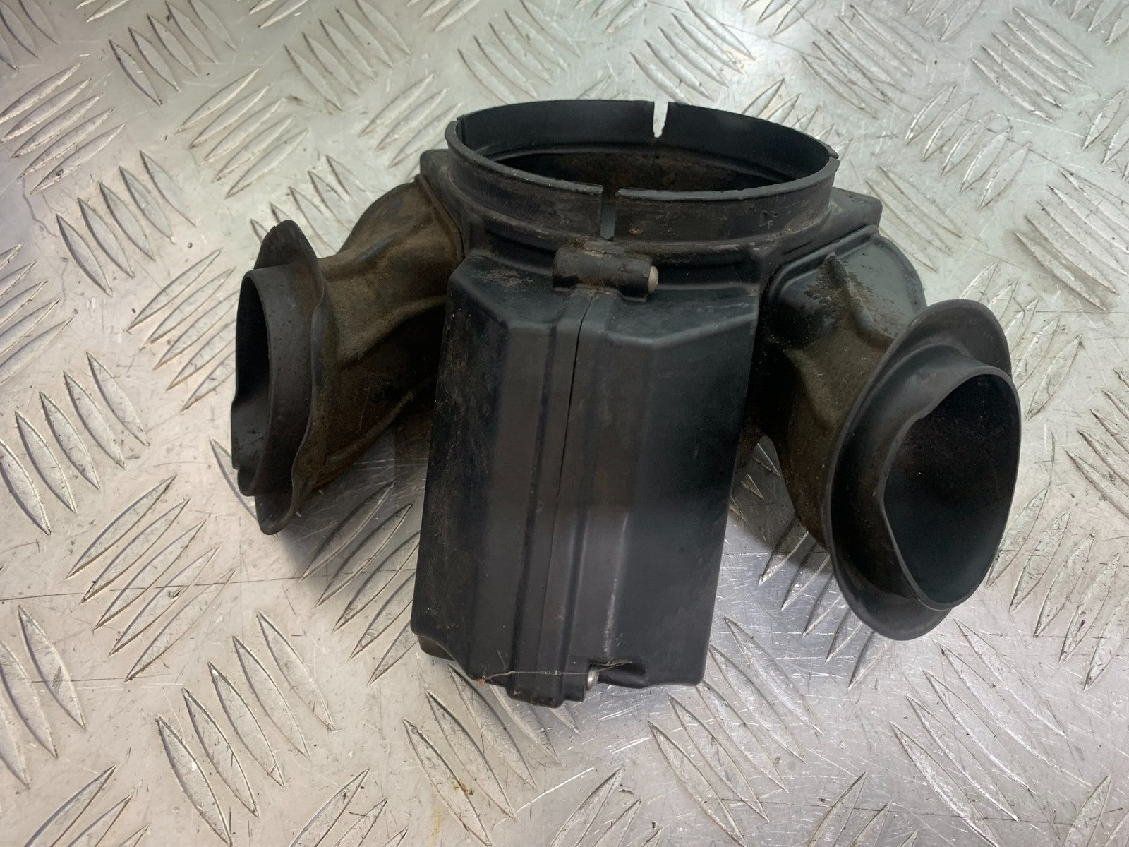 APRILIA RSV1000 RSV 1000 MILLE AIR TUBE  1998- 2003 (CMB1184)