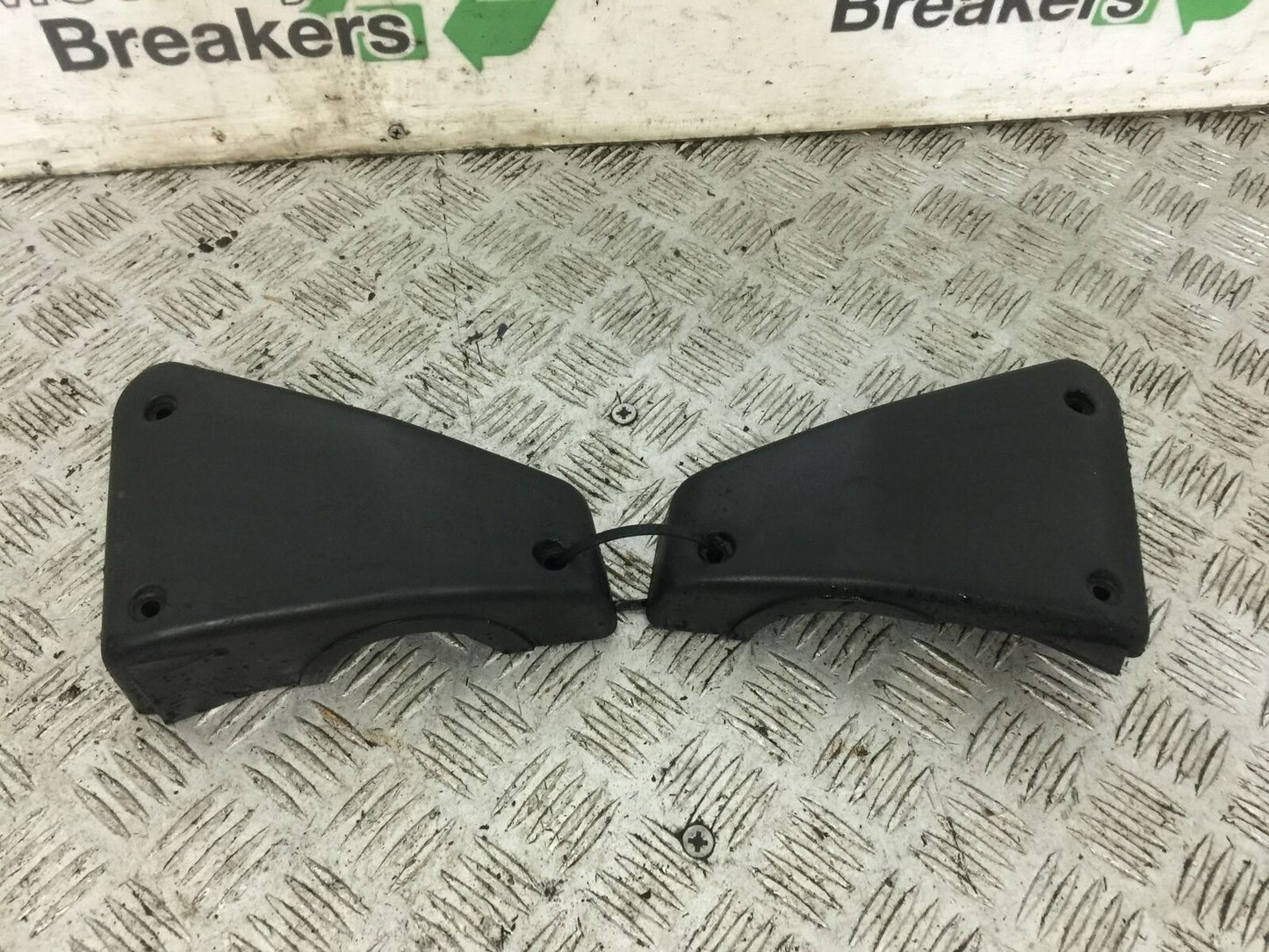 YAMAHA FZS600 FAZER 600 LEFT AND RIGHT INFILLS  YEAR 2002-03  (STOCK 790)