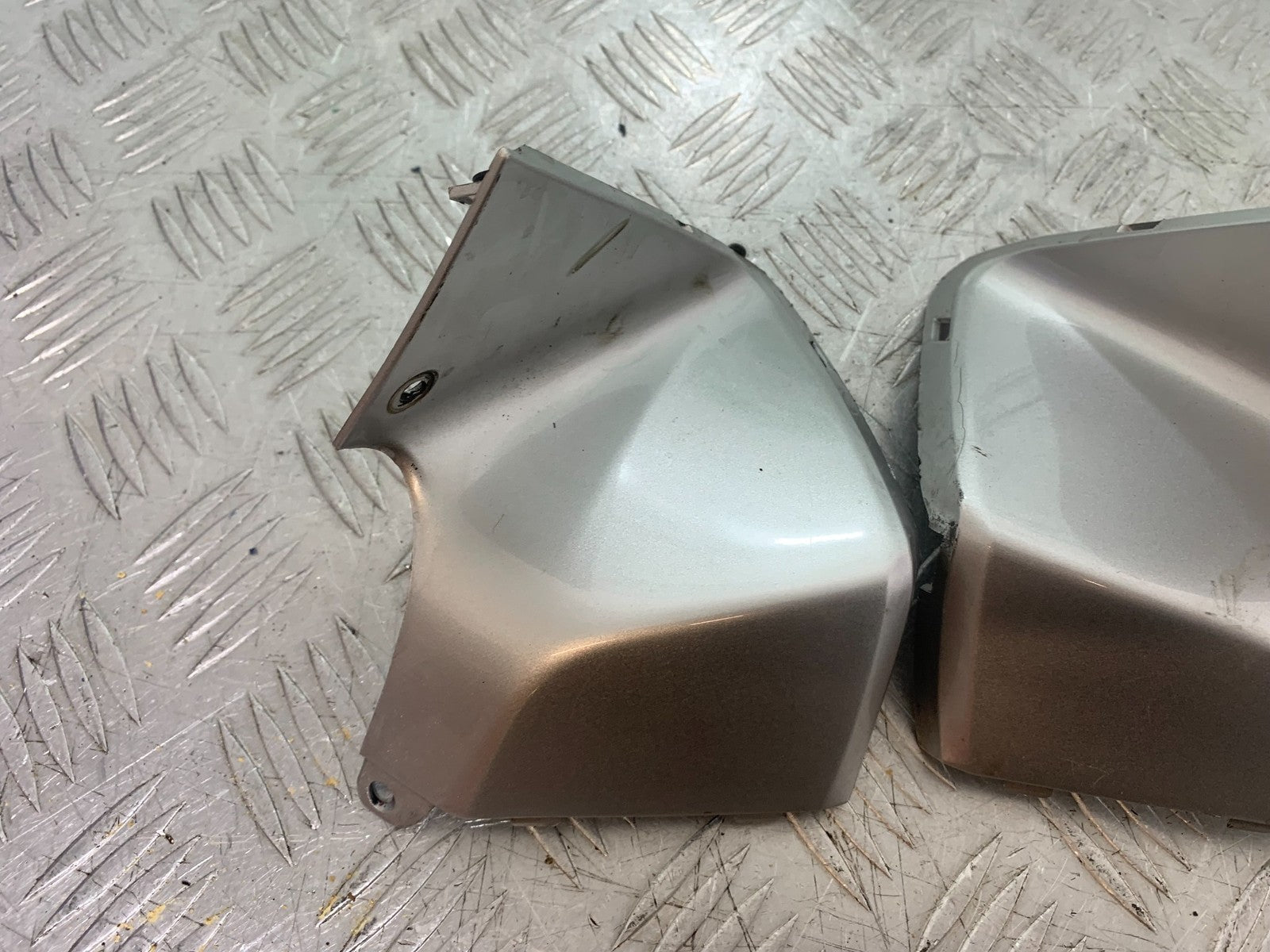 HONDA VFR800 VFR 800 V-TEC LEFT & RIGHT TOP INFILLS  YEAR 2002 -09 (CMB1296)