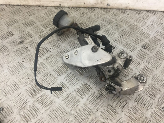 YAMAHA YZF1000 YZF 1000 THUNDERACE FRONT RIGHT HANGER  YEAR 1996 (STOCK  777)