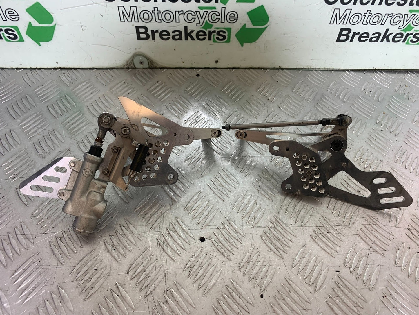 APRILIA RSV4 FACTORY DPM RACE REAR SETS YEAR 2009-2012 (CMB1224)